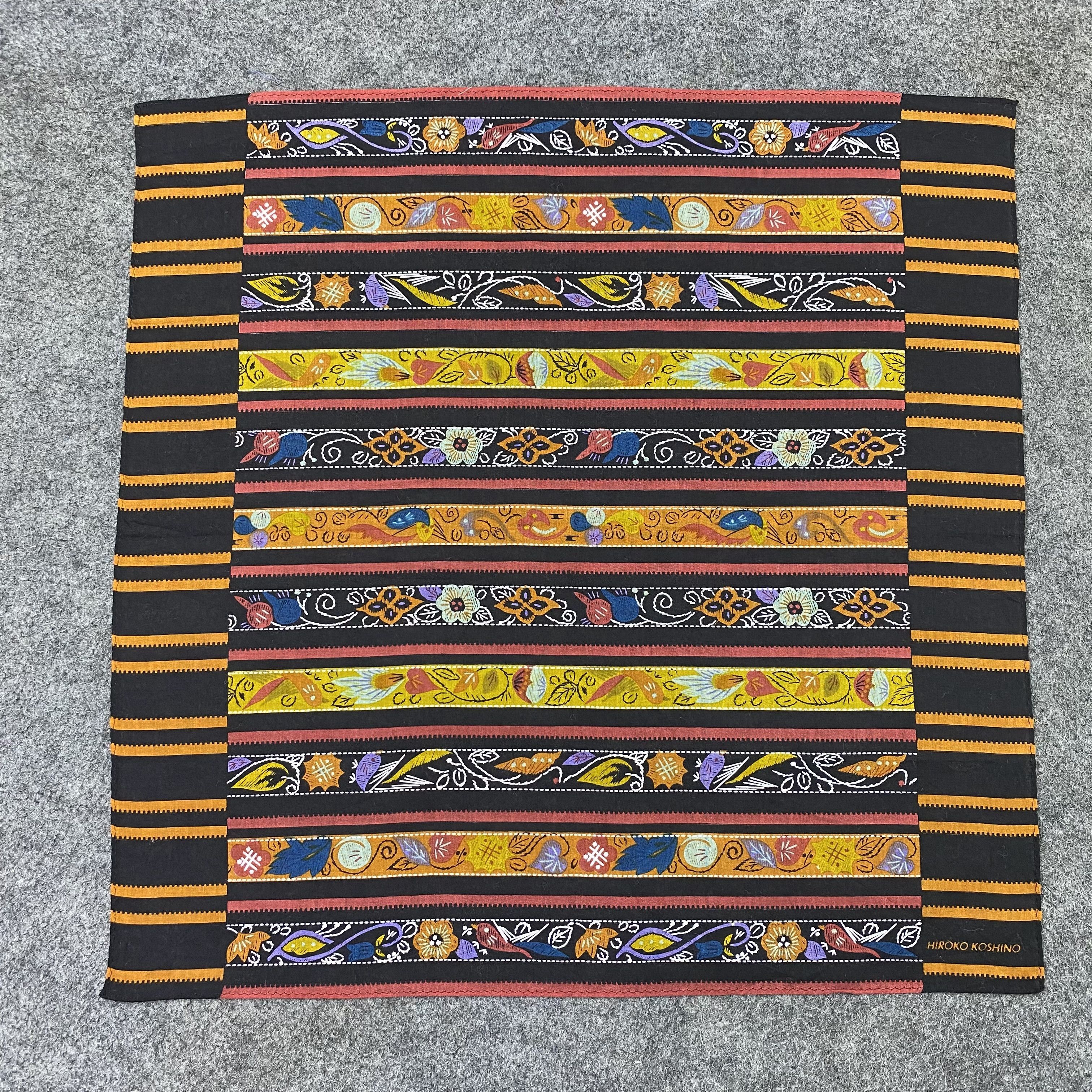 Japanese Brand Hiroko Koshino Handkerchief / Bandana / Neckerchief-B2088 Size ONE SIZE - 3 Thumbnail