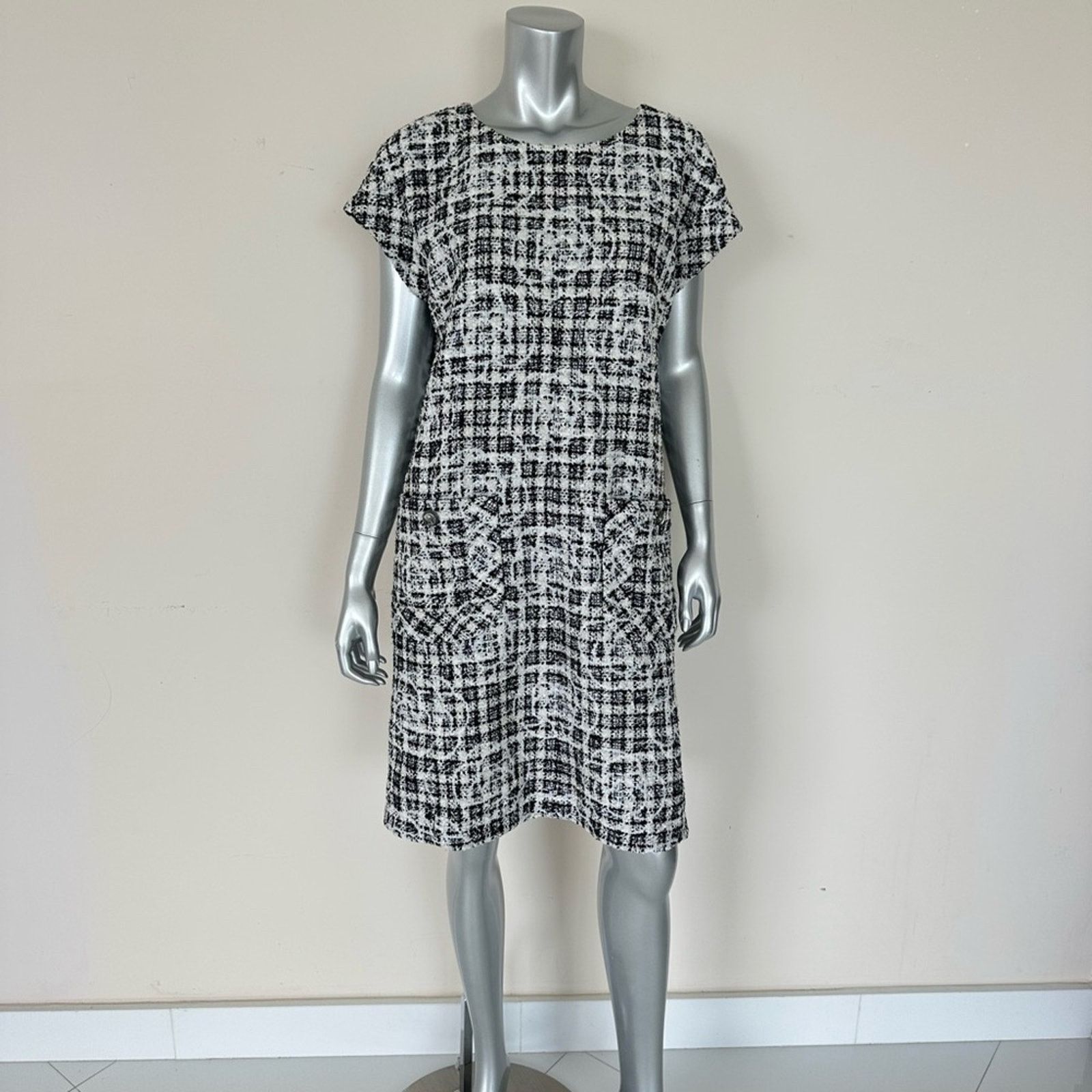 Chanel CHANEL women tweed dress 42FR or 10US Authentic Retail 2750$ Size L / US 10 / IT 46 - 1 Thumbnail