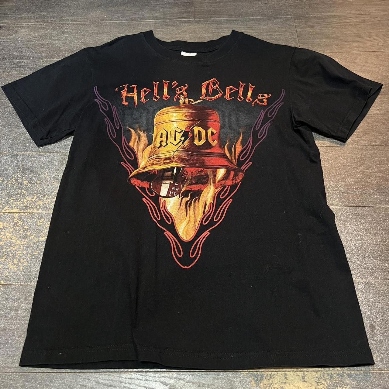 Designer Vintage Acdc Hells Bells T Shirt 00s Medium Size US M / EU 48-50 / 2 - 2 Thumbnail