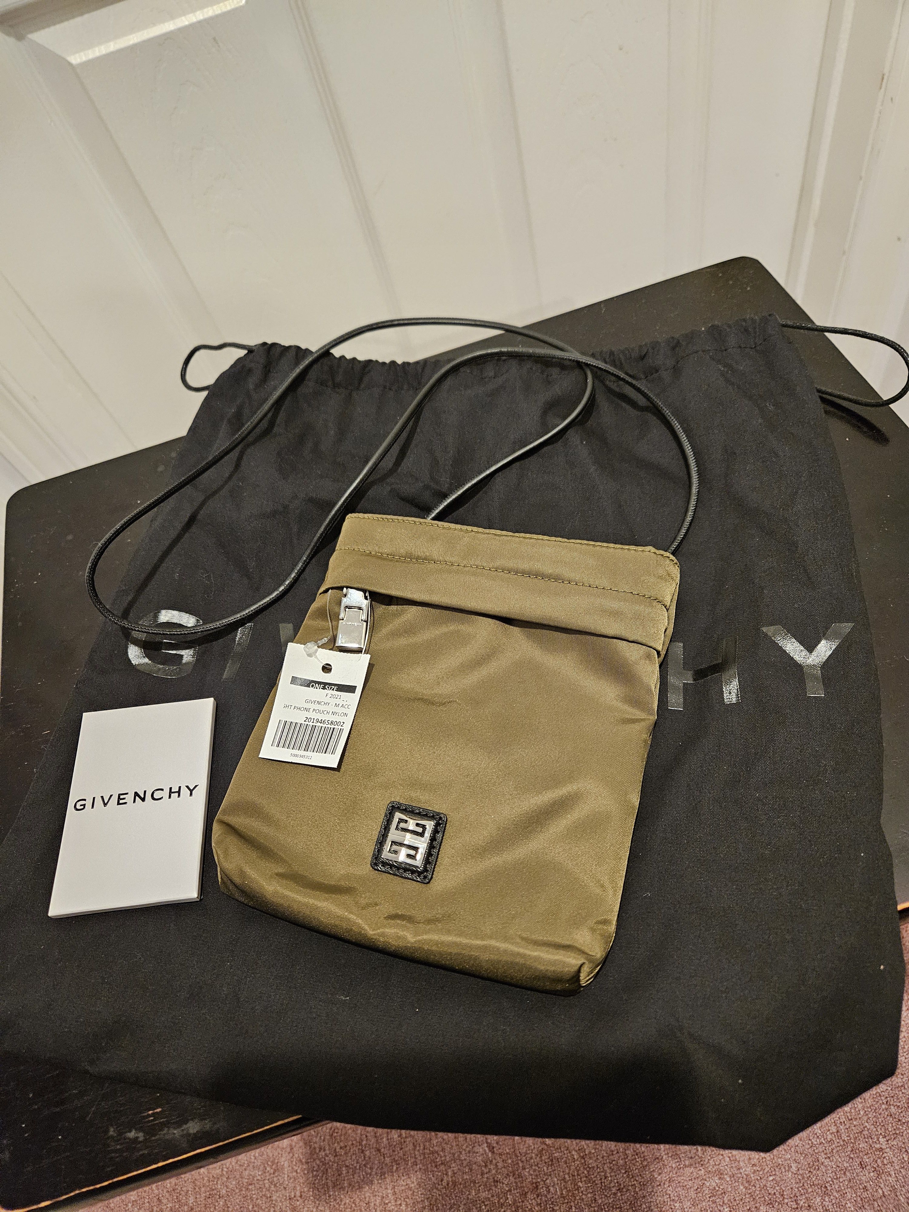 Givenchy 4G Light Nylon Pouch - UNISEX Size ONE SIZE - 5 Thumbnail