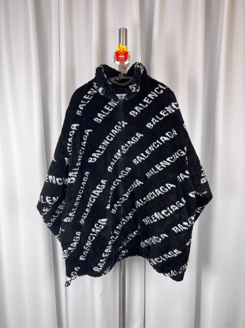 Balenciaga Balenciaga size 34 Full-printed bullet screen fleece coat Size XS / US 0-2 / IT 36-38 - 2 Thumbnail
