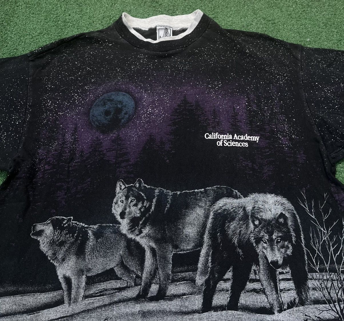 Vintage Vintage 1991 Wolf Print Made in USA Tee Size US XL / EU 56 / 4 - 3 Thumbnail