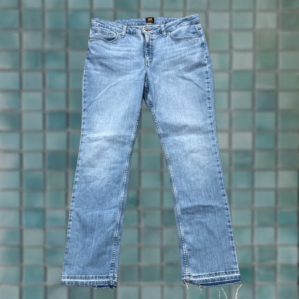 Lee Lee Jeans Womens 16 Long Blue Straight Leg Denim Logo Cotton Stretch Mid Rise Size 38" / US 16 / IT 52 - 1 Thumbnail