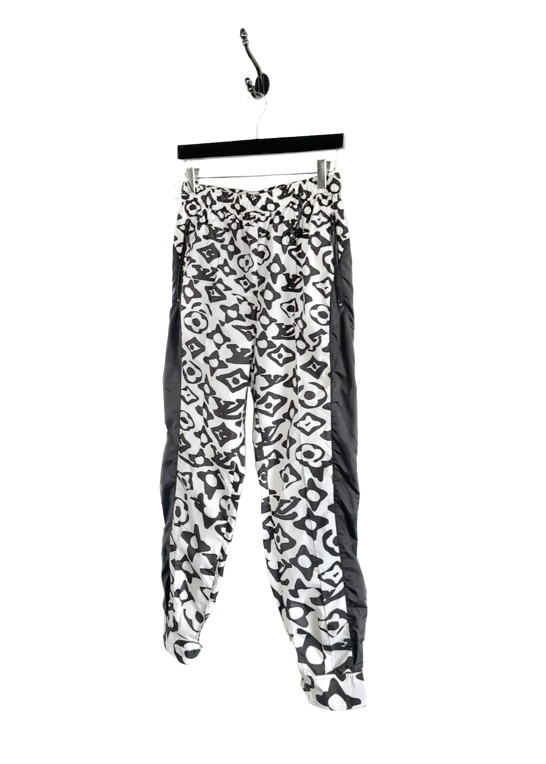 Louis Vuitton Louis Vuitton 2021 Black White Printed Cuffed Jogging Pants Size 27" / US 4 / IT 40 - 2 Thumbnail