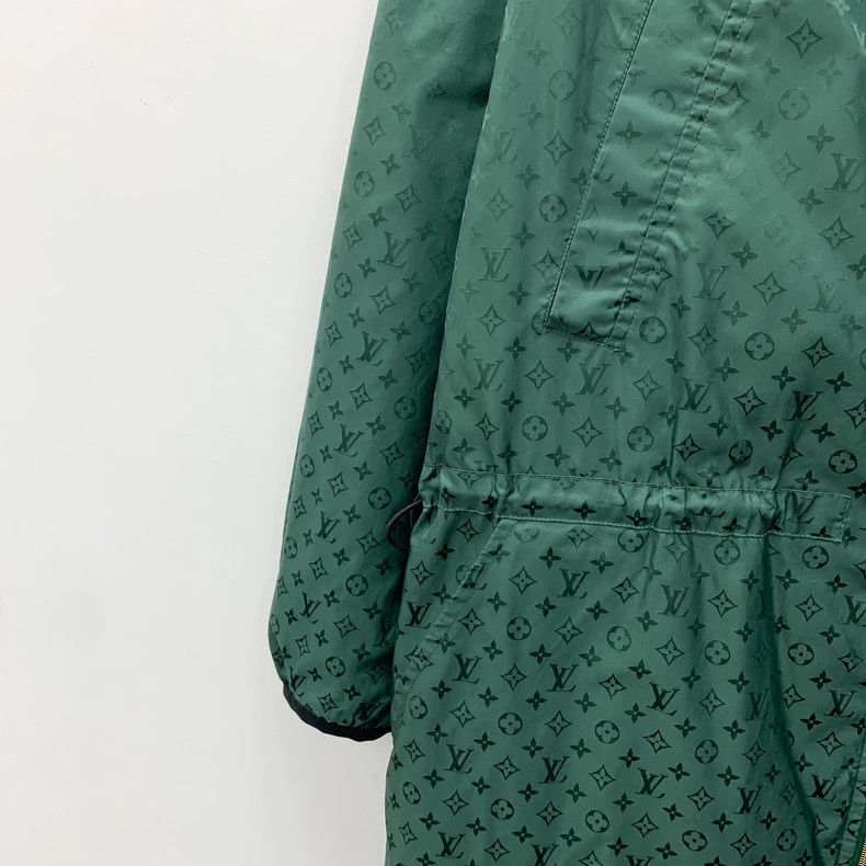 Louis Vuitton Louis Vuitton Dark green logo full dark print hooded rever Size XS / US 0-2 / IT 36-38 - 8 Thumbnail