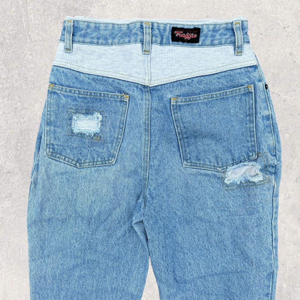 Vintage Vintage High Waisted Mom Jeans Size 26" / US 2 / IT 38 - 1 Thumbnail