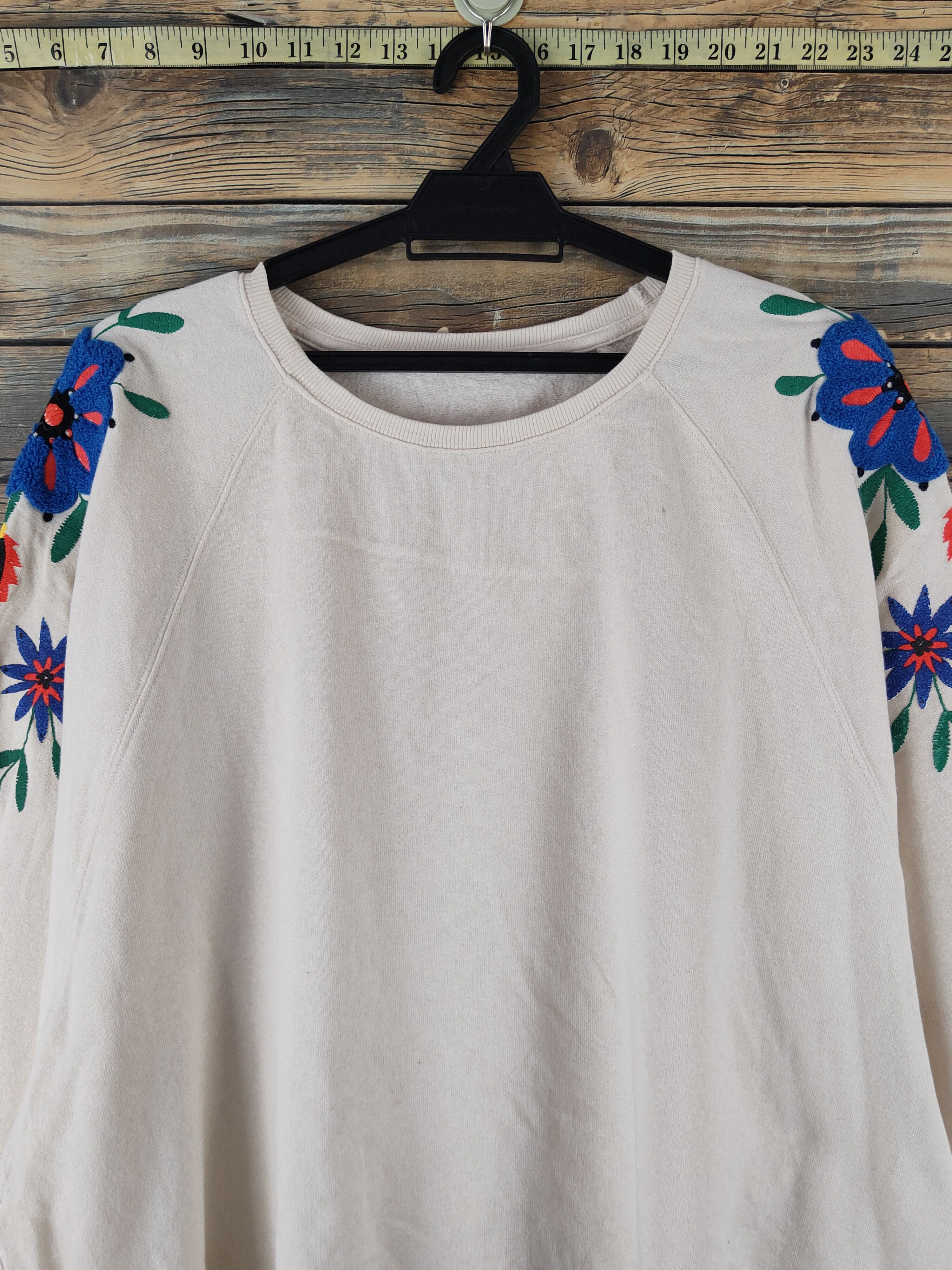 Japanese Brand × Vintage DL Japan embroidery flower Ivory Sweatshirts #2478 Size XL / US 12-14 / IT 48-50 - 2 Thumbnail