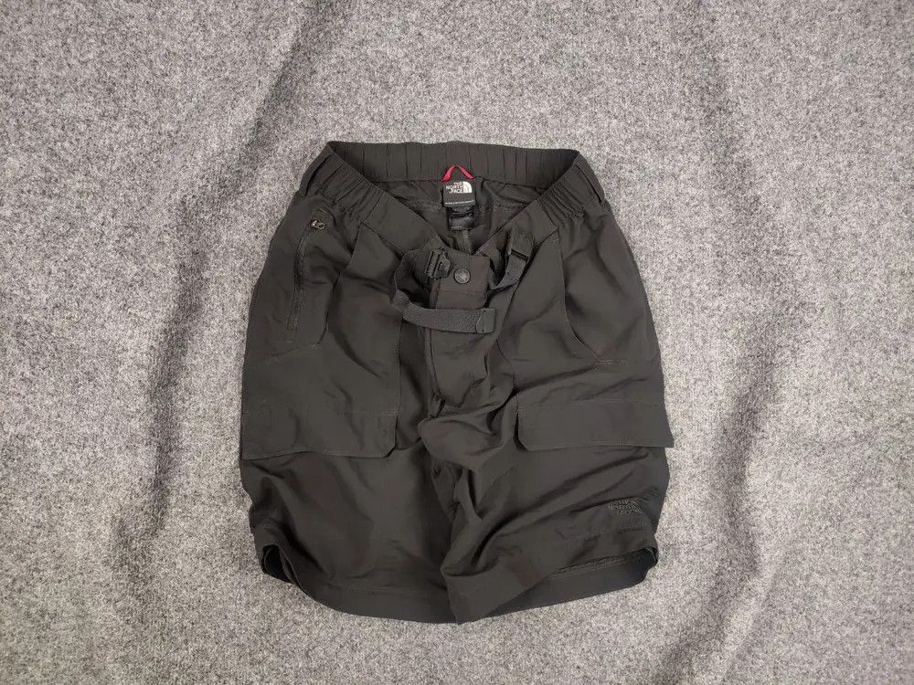 The North Face Vintage The North Face Gray Nylon Cargo Belt Short Y2K Style Size US 32 / EU 48 - 1 Thumbnail