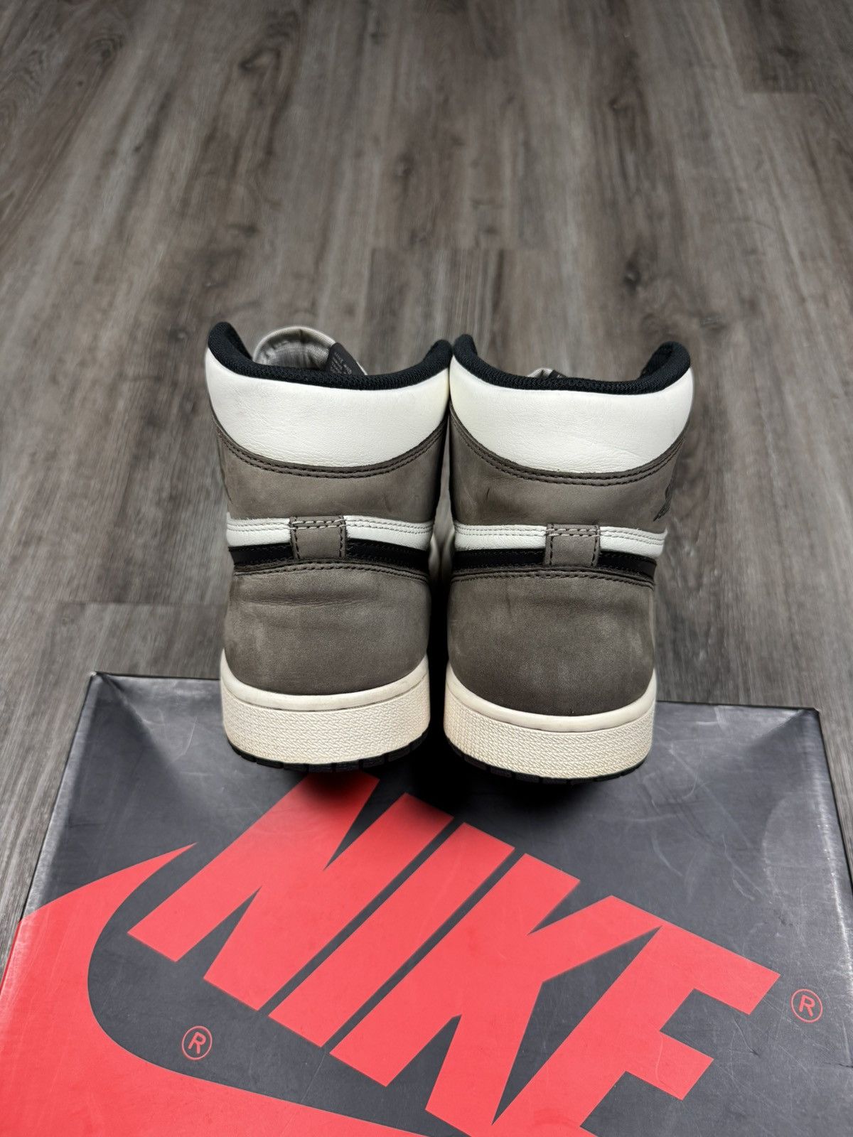 Jordan Brand Jordan 1 Retro OG High Dark Mocha Size 9 Size US 9 / EU 42 - 4 Thumbnail