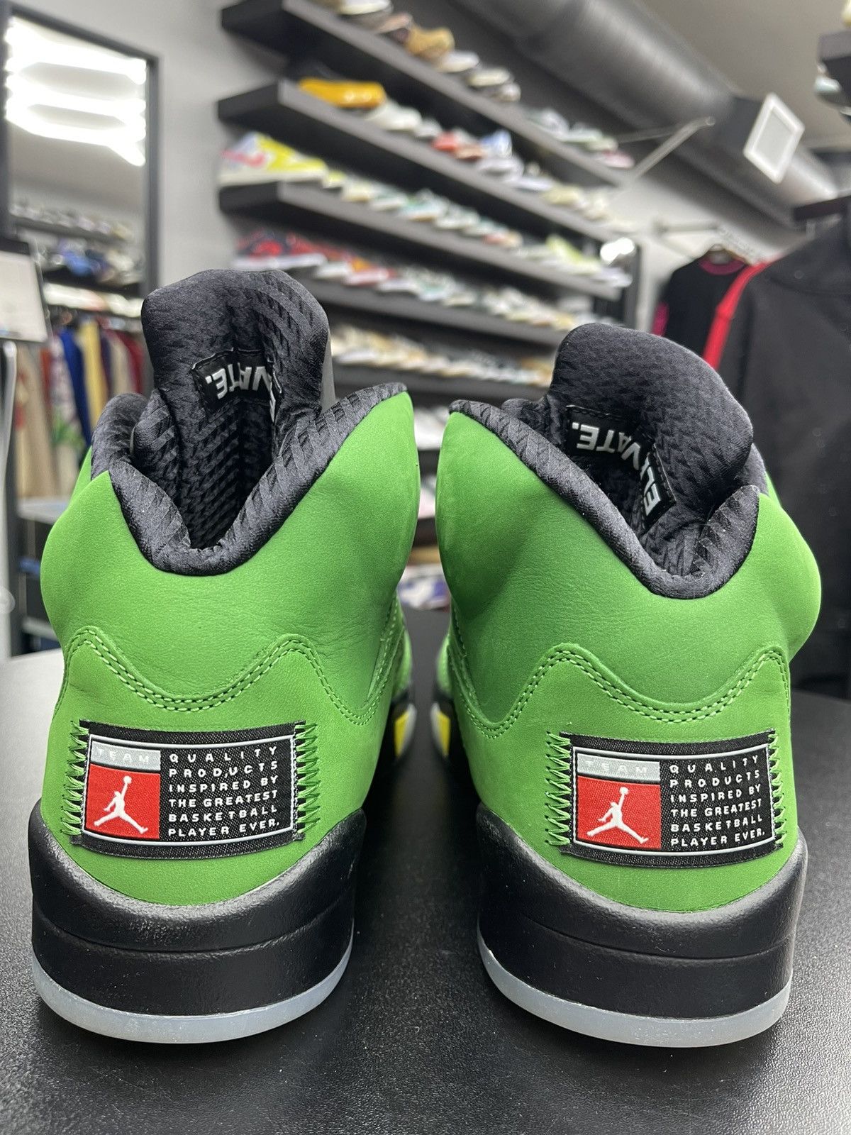 Jordan Brand Size 9 - Jordan 5 Retro SE Oregon Gently Used Size US 9 / EU 42 - 2 Thumbnail