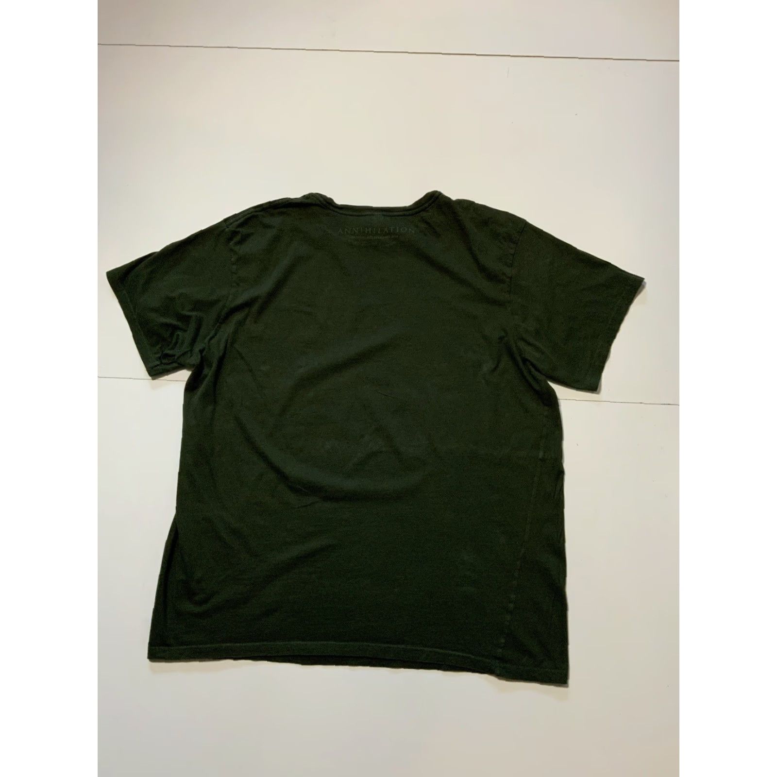Vintage VINTAGE Annihilation Fear What’s Inside Sci Fi Horror Movie Film Promo Graphic T-Shirt XL Green Mens District Threads Shirt Size US XL / EU 56 / 4 - 3 Thumbnail