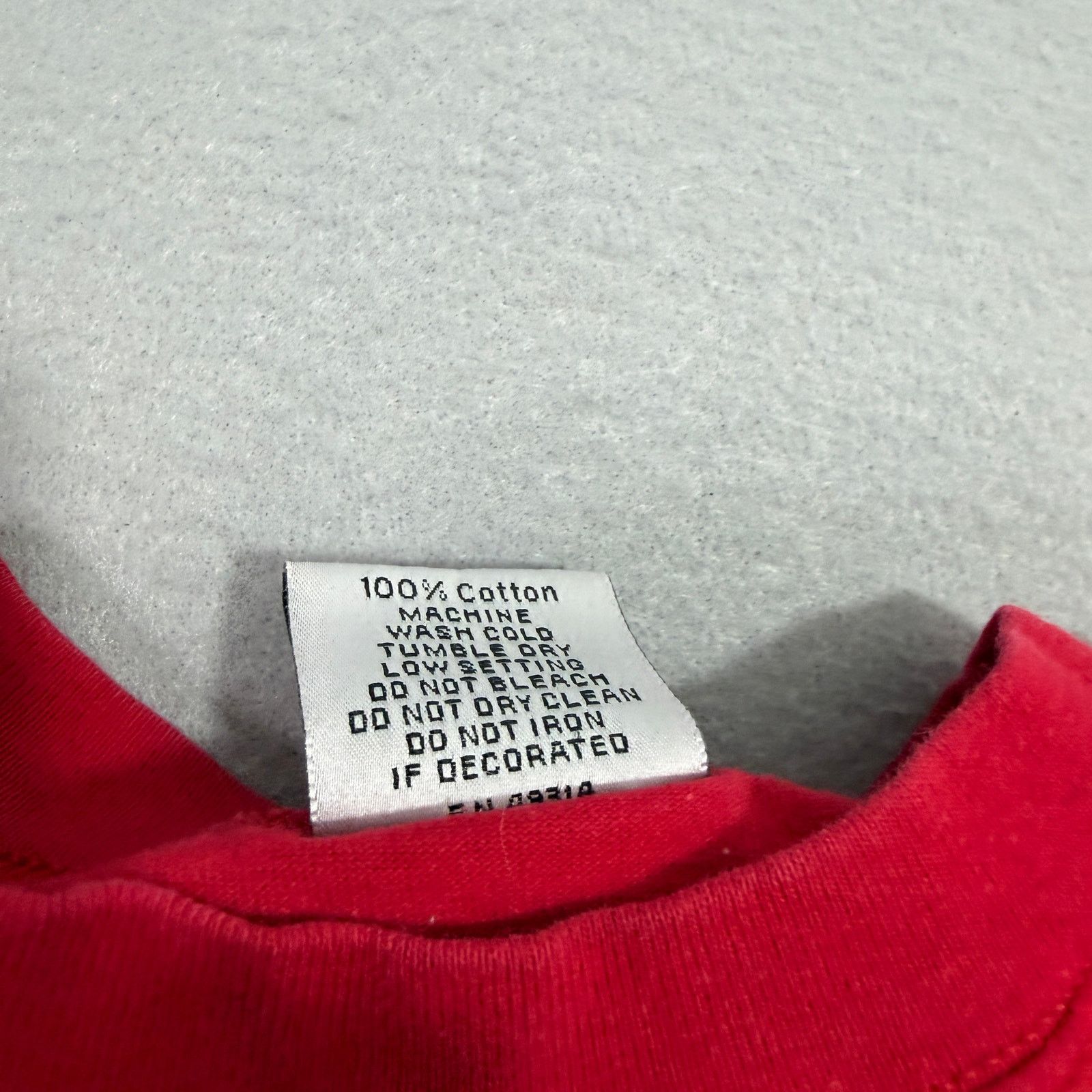 Vintage Vintage Nashville Tennessee Music City Shirt Large Red 90s Size US L / EU 52-54 / 3 - 5 Thumbnail