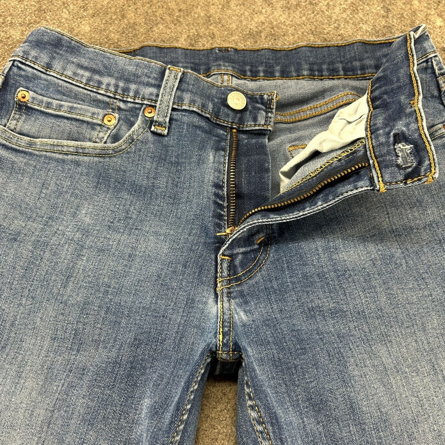 Levi's VINTAGE? No — Levi's 511 Jeans? Levi's 511 Jeans Mens 31x32 Blue Skinny Medium Wash Stretch Cotton Denim Men’s Slim 5-Pocket Zipper Button Logo Size US 31 - 2 Thumbnail