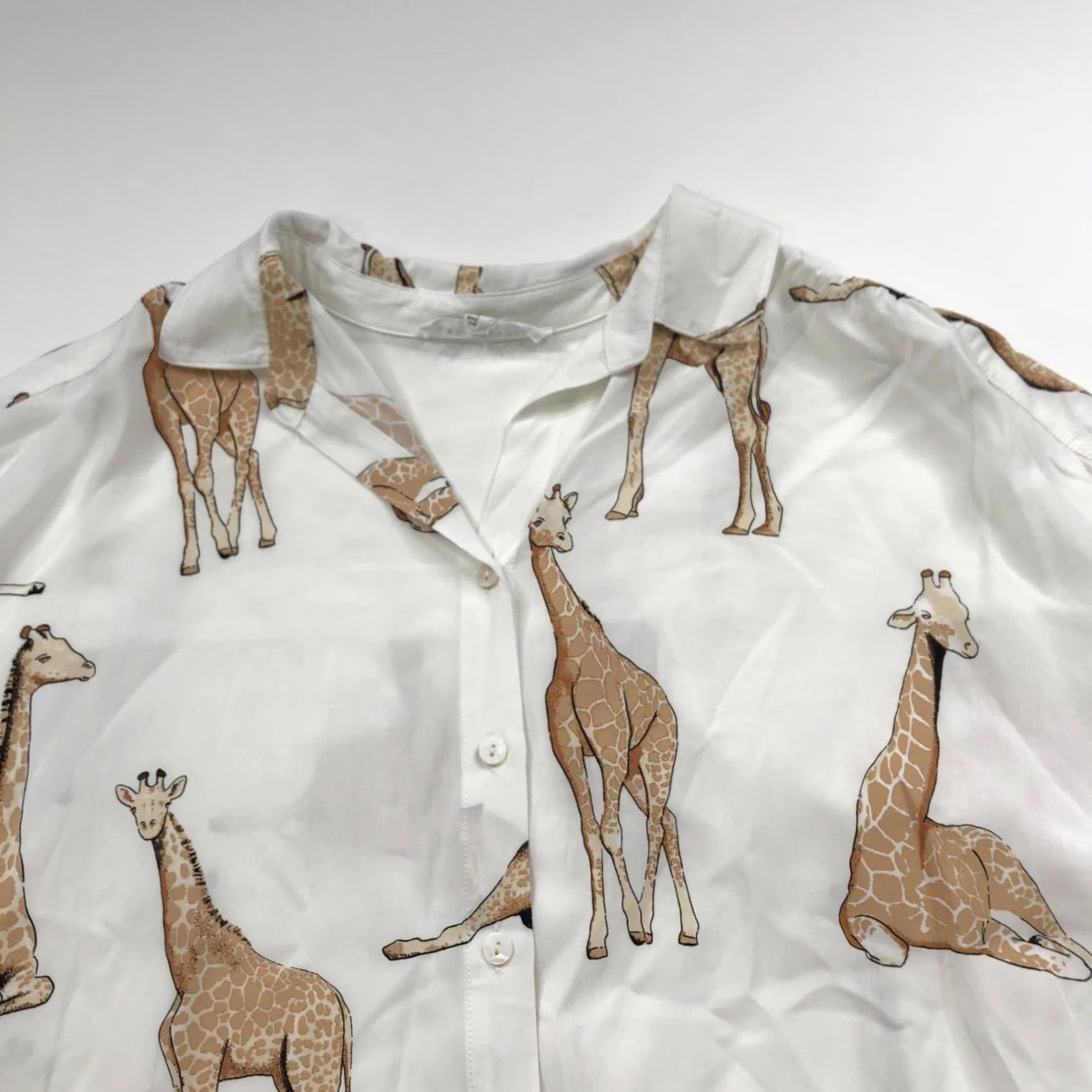 Anthropologie Jane And Delancey Anthropologie Shirt Small White Giraffe Rayon Button SS MINT Size S / US 4 / IT 40 - 5 Thumbnail