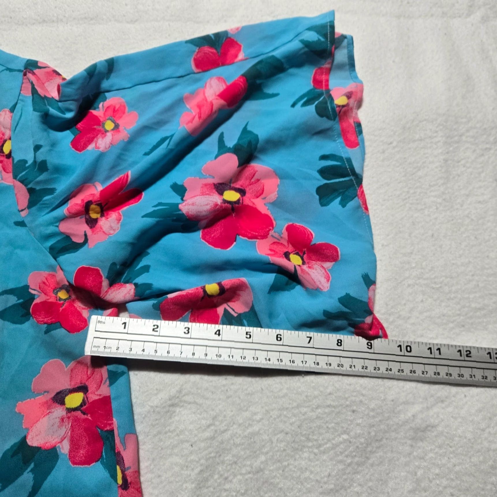 Vintage Emily Shirt Women L Blue Floral Short Sleeve V-Neck Blouse Size Large - Flower Pattern Casual Shirt Size L / US 10 / IT 46 - 5 Thumbnail