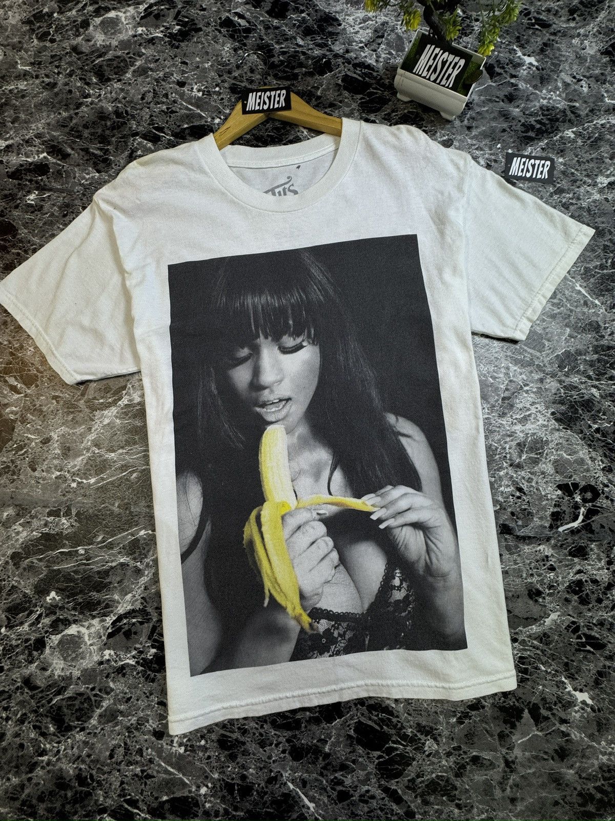 Two In The Shirt T.i.t.s ( two in the shirt) the rosa banana tee Size US L / EU 52-54 / 3 - 2 Thumbnail