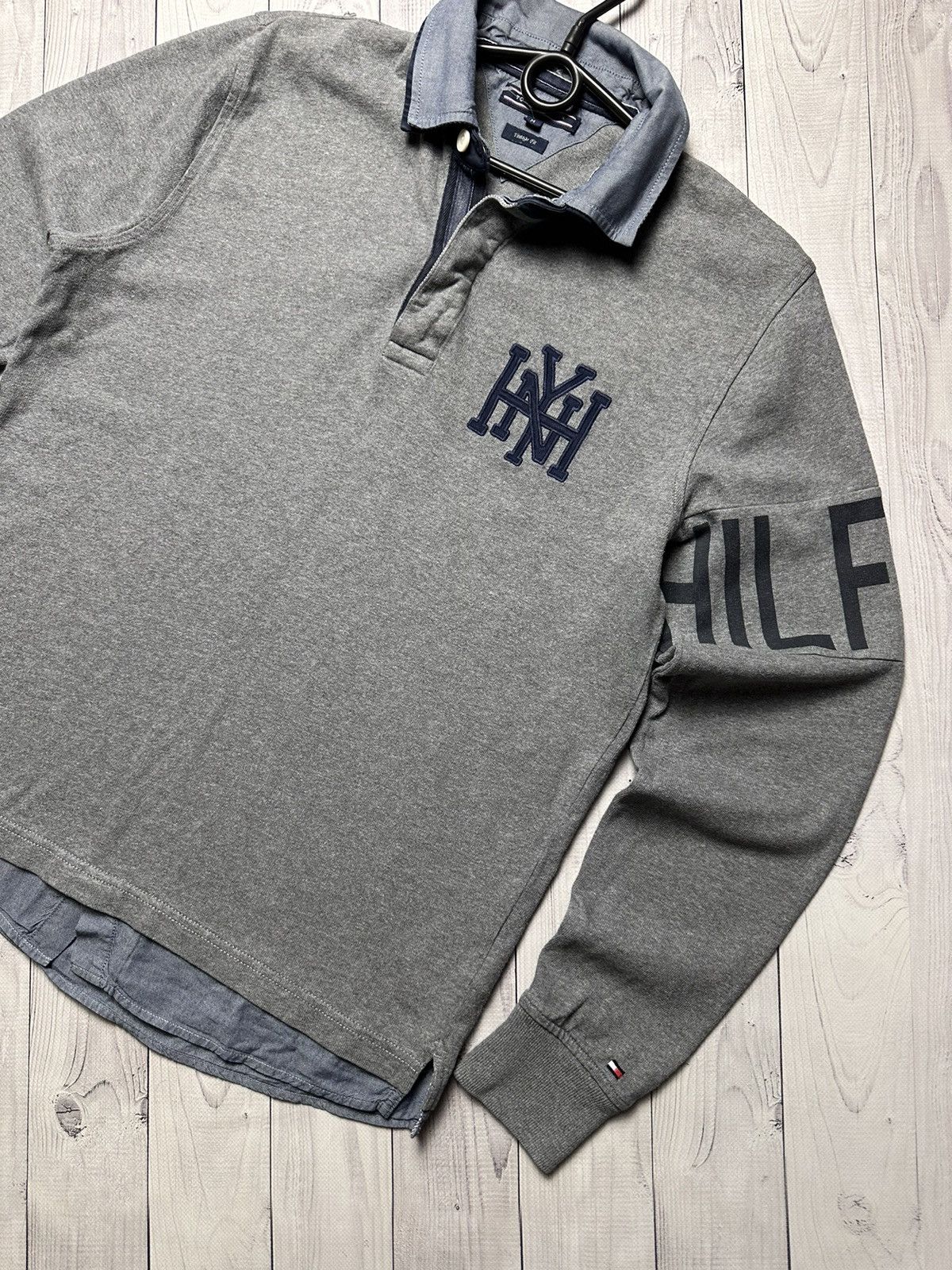 Tommy Hilfiger × Vintage Vintage Tommy Hilfiger rugby jersey size M logo Size US M / EU 48-50 / 2 - 3 Thumbnail