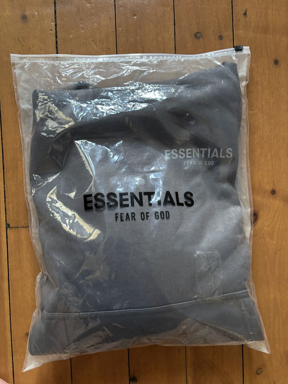 Essentials Men’s essential hoodie size S Size US S / EU 44-46 / 1 - 4 Thumbnail