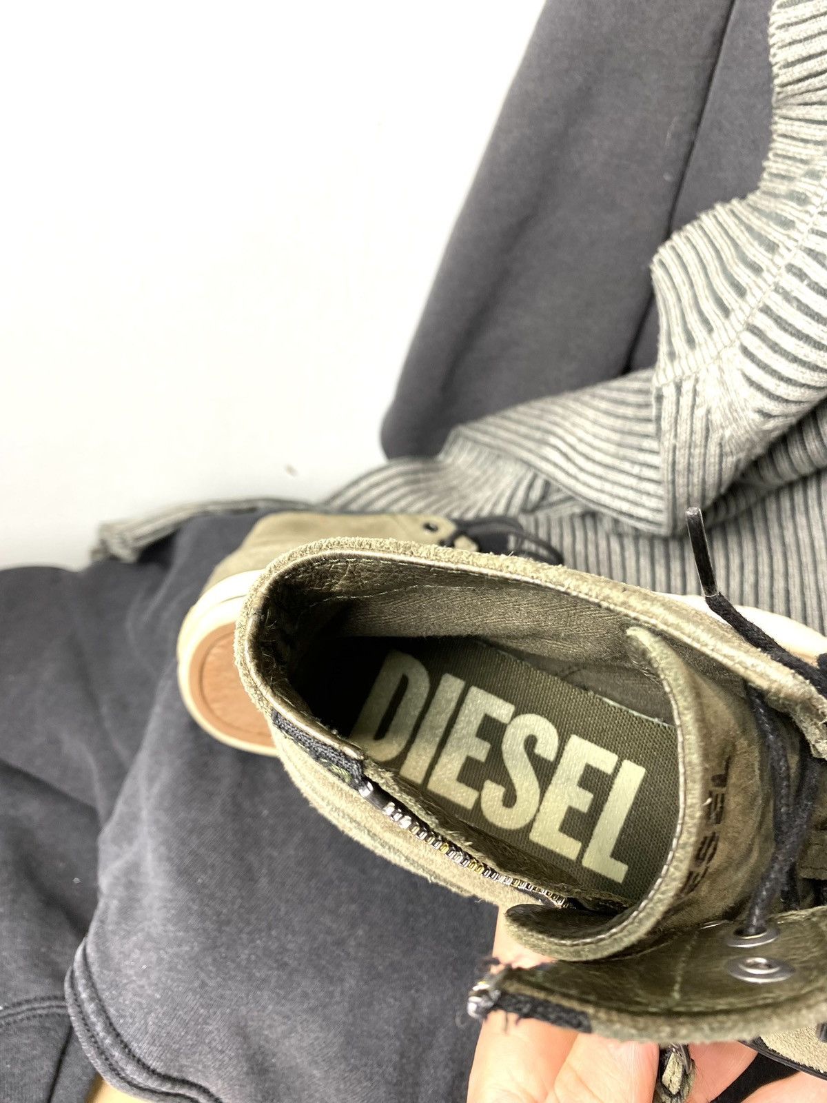 Diesel Vintage Diesel High Top Design Suede Sneakers Size US 7.5 / IT 37.5 - 14 Thumbnail