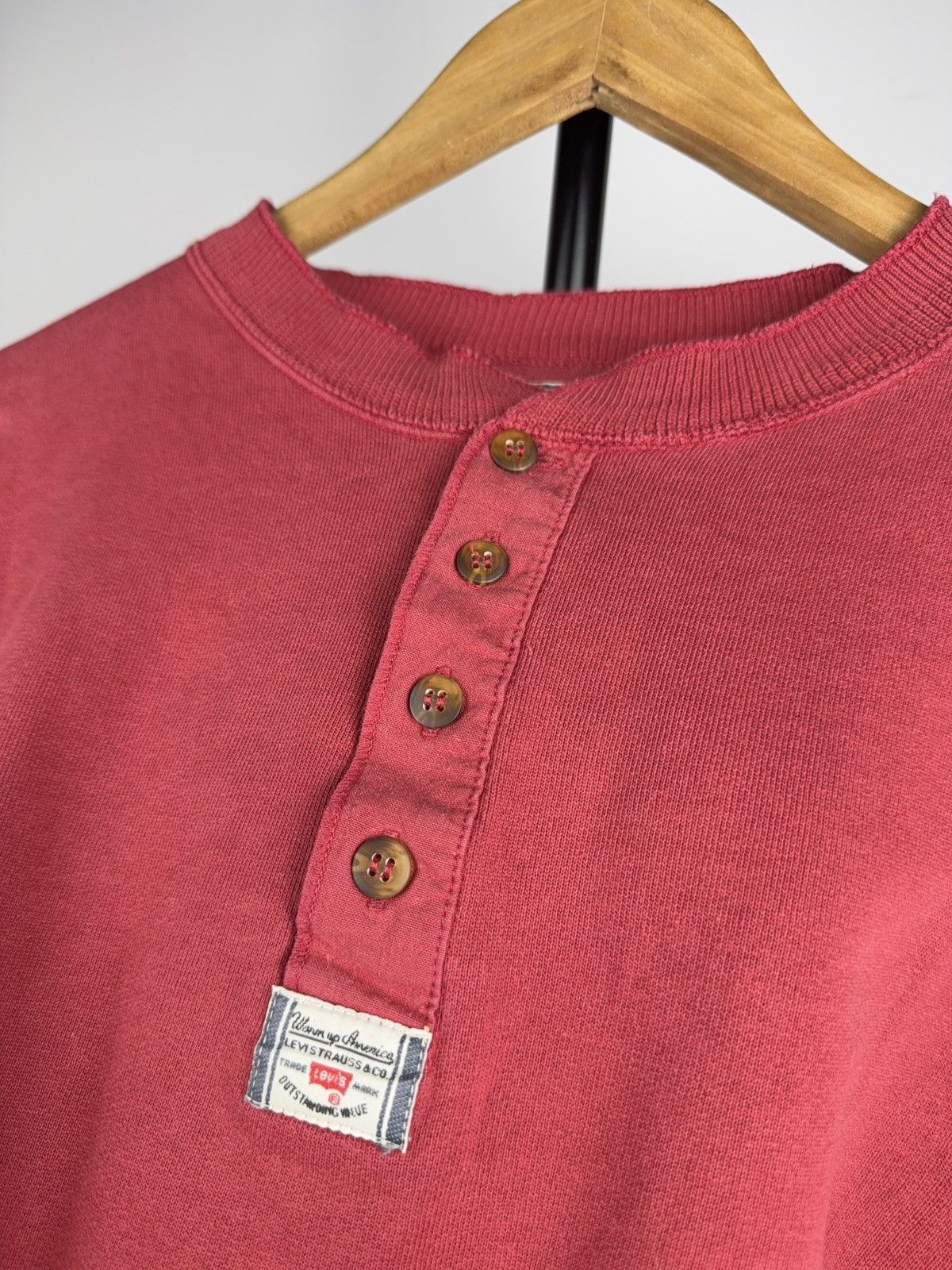 Levi's 90s Vintage Levi’s Red Henley Sweatshirt Made in Portugal Size US L / EU 52-54 / 3 - 8 Thumbnail
