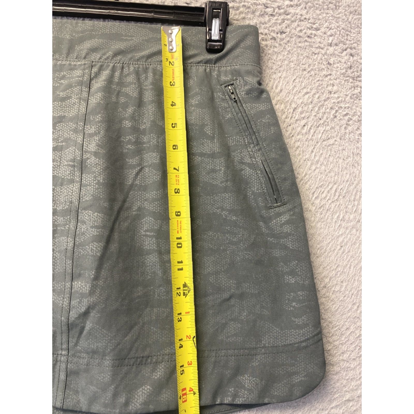 Orvis Orvis Travel Skort Women’s Size M Green 109-18 / Camouflage Pattern Lightweight Pockets Stretch Regular Skort Size ONE SIZE - 3 Thumbnail