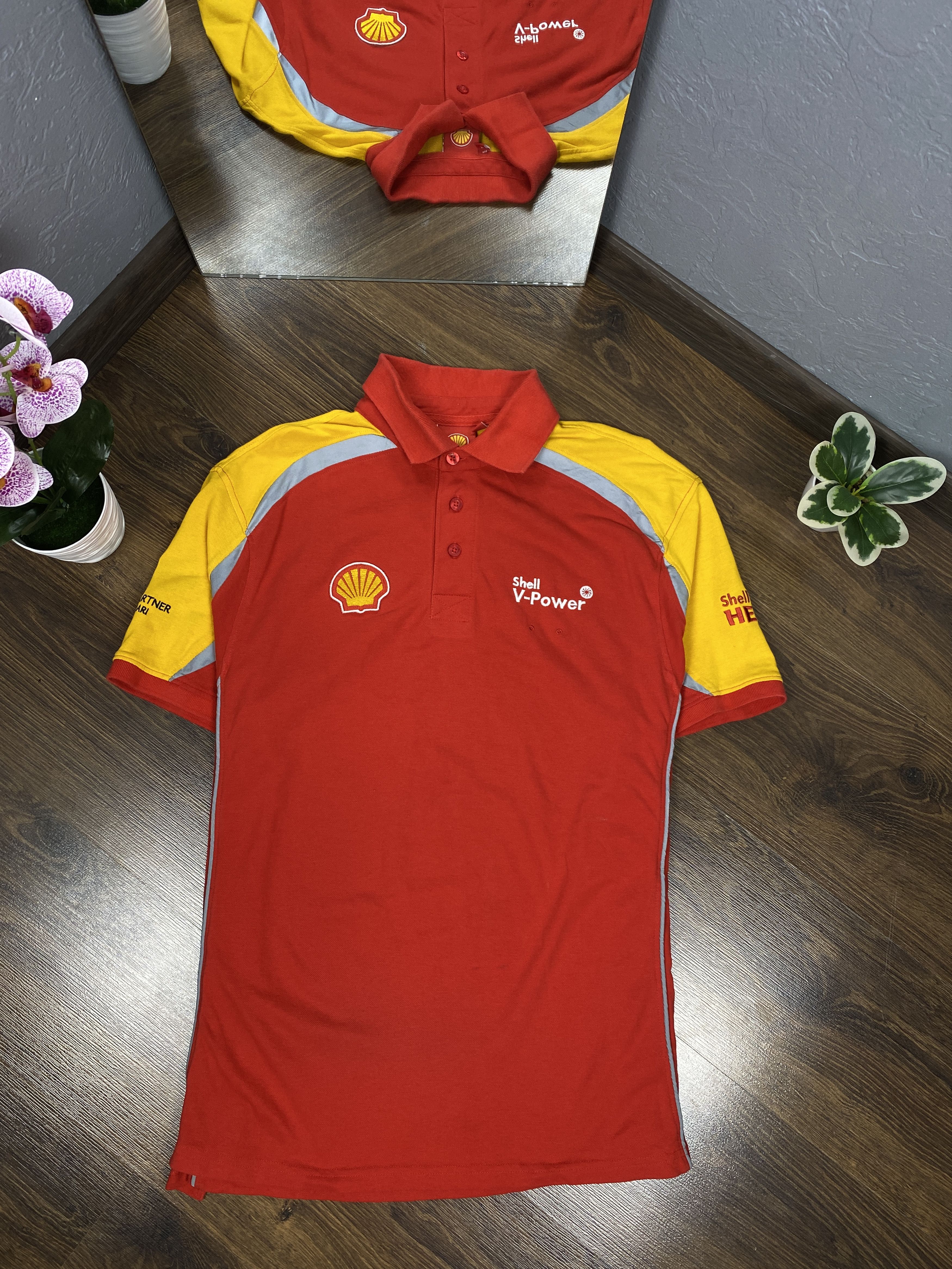 Ferrari Ferrari scuderia vintage Shell polo shirt Size US XL / EU 56 / 4 - 1 Thumbnail