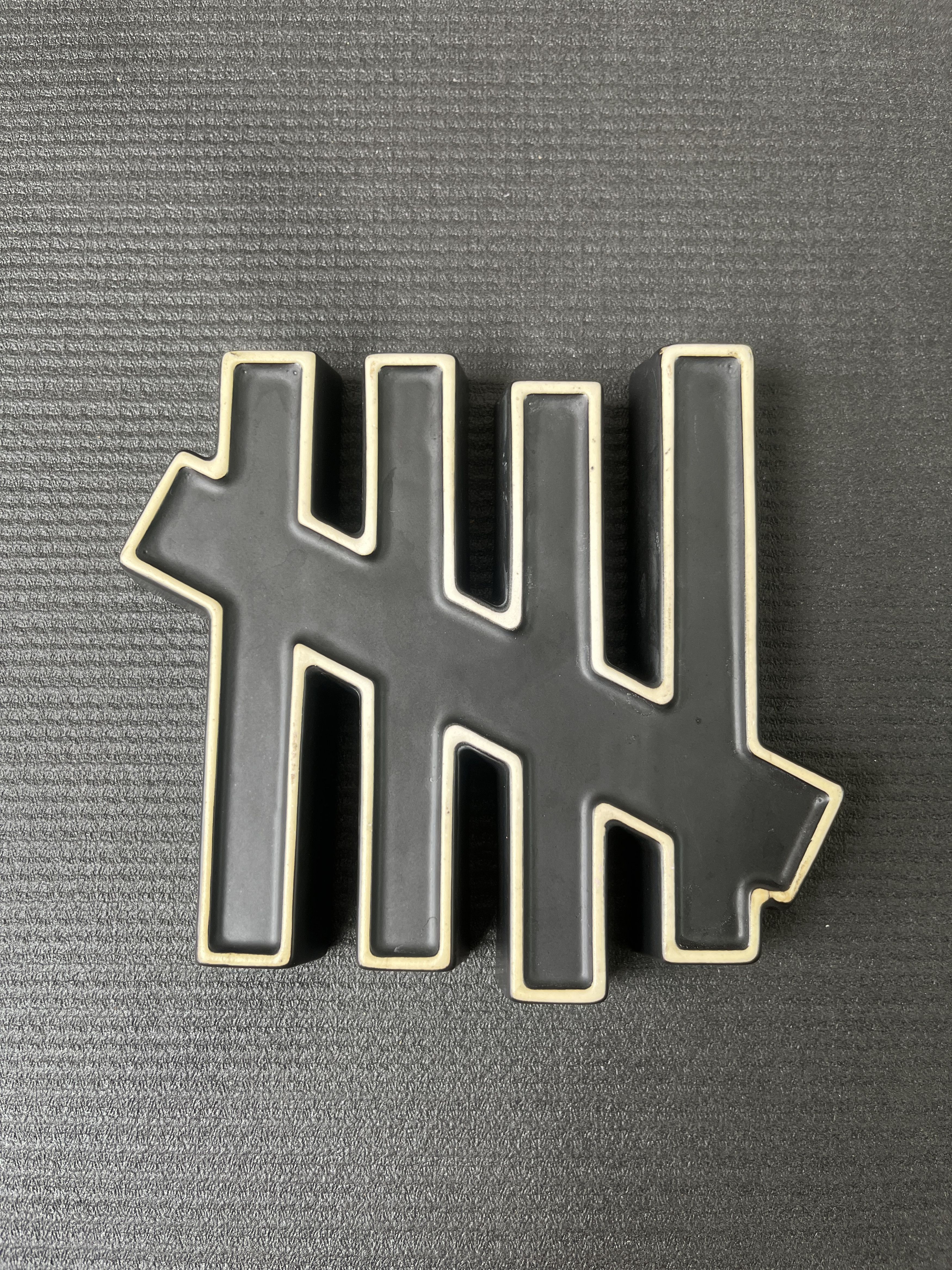 Undefeated Undefeated 5 Strike Logo Ceramic Ashtray Size ONE SIZE - 2 Thumbnail
