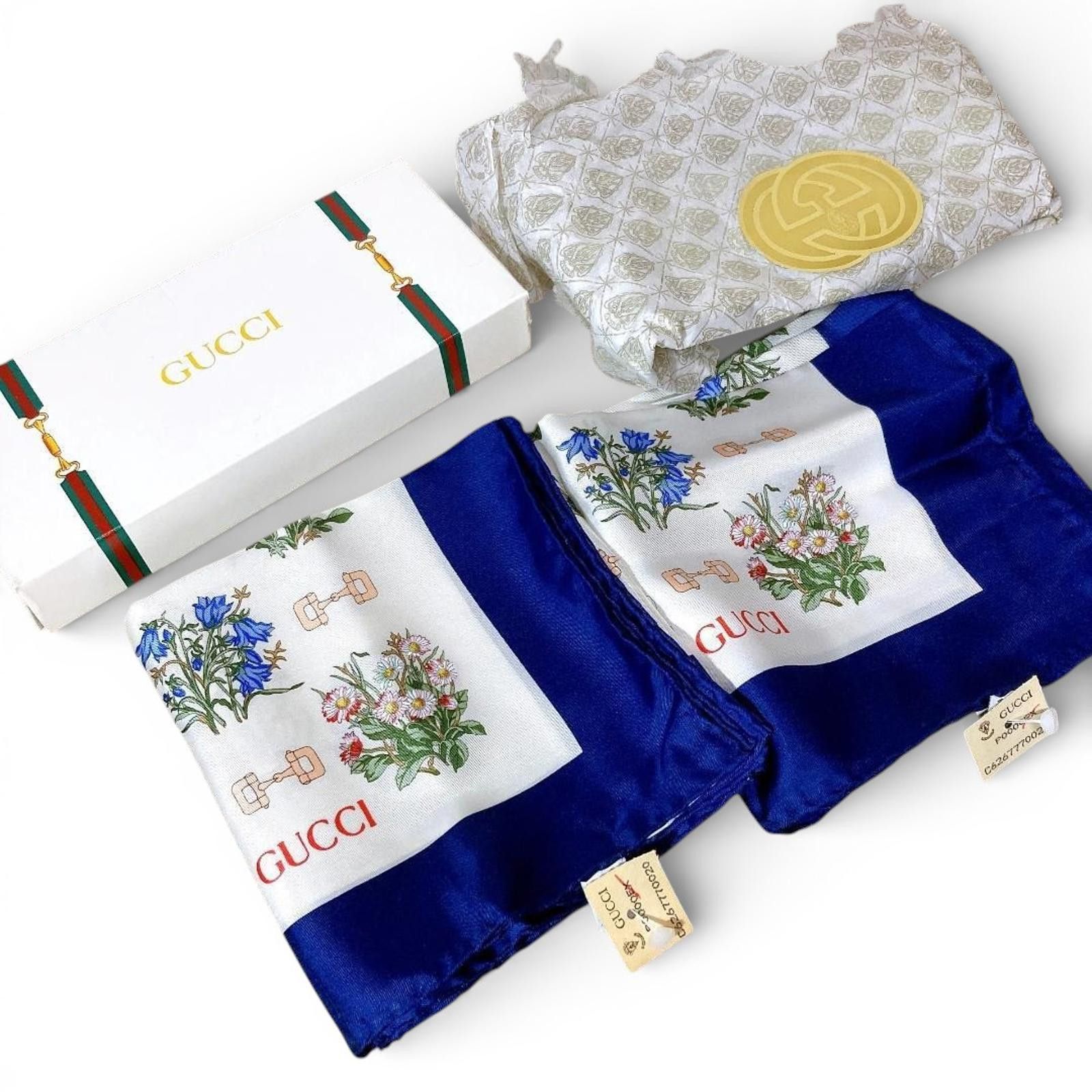 Gucci Gucci - Floral Patterned Silk Scarf with Blue Border Size ONE SIZE - 1 Thumbnail