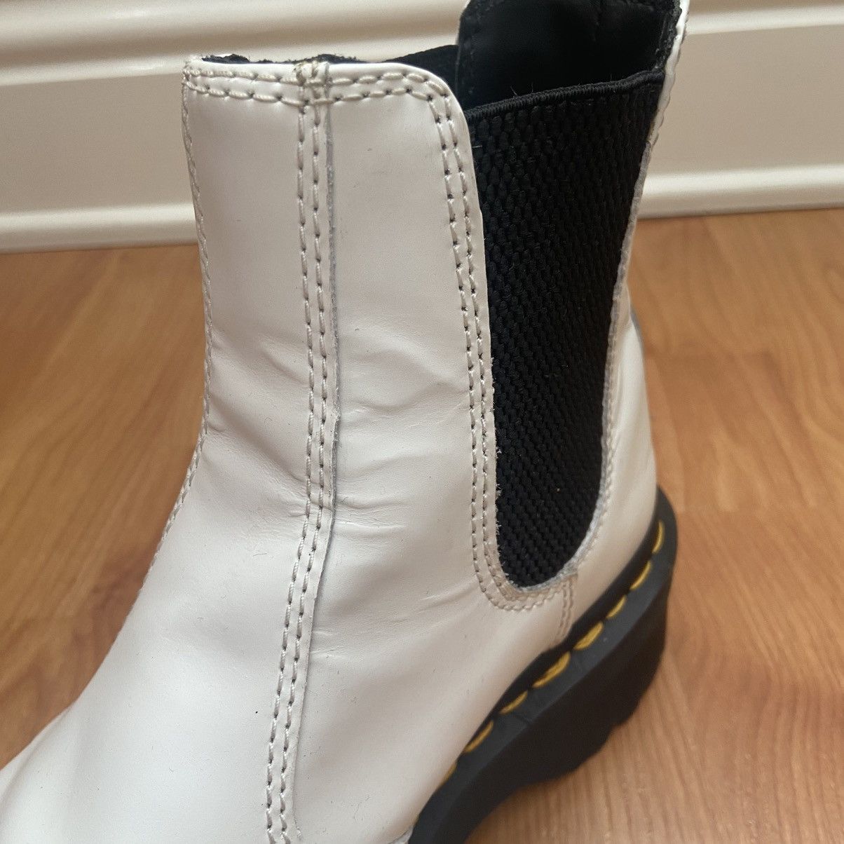 Dr. Martens Dr. Martens Women’s White Chelsea Boots Size 7M Size US 7 / IT 37 - 7 Thumbnail