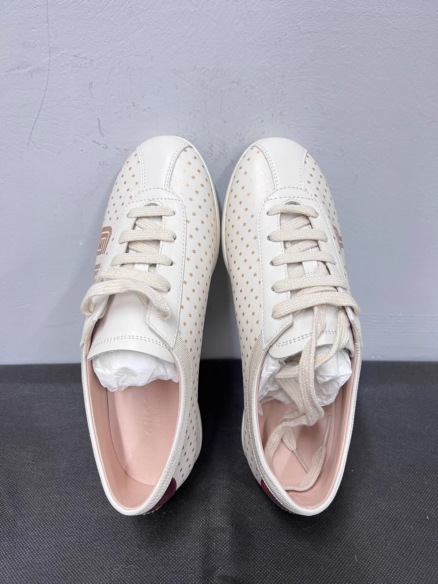 Gucci Gucci GG Logo Star Off-White Sneaker EUR 35.5 Size US 5 / IT 35 - 4 Thumbnail