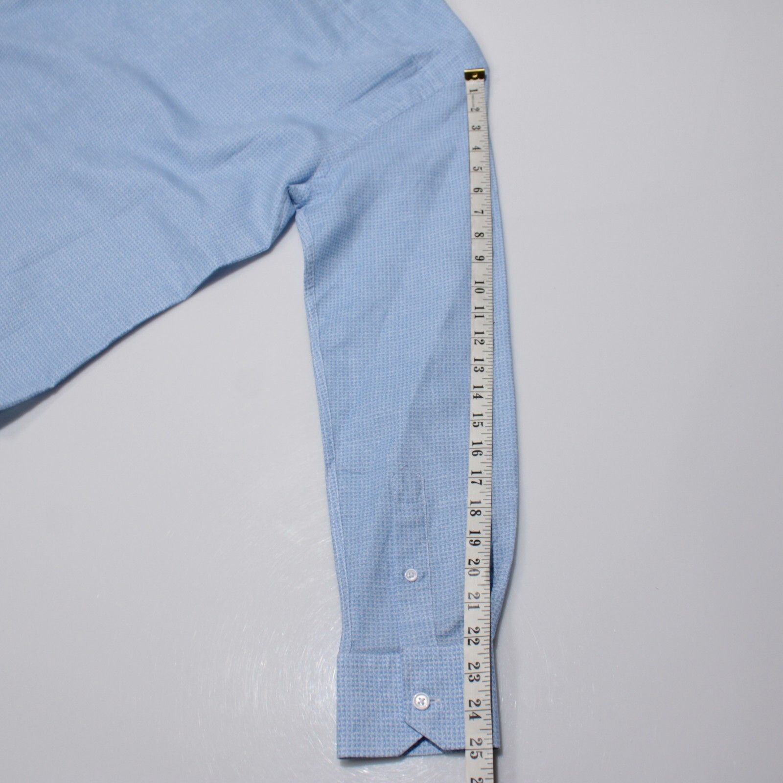 Robert Graham Robert Graham New with tags Shirt Size S US In Blue Size US S / EU 44-46 / 1 - 5 Thumbnail