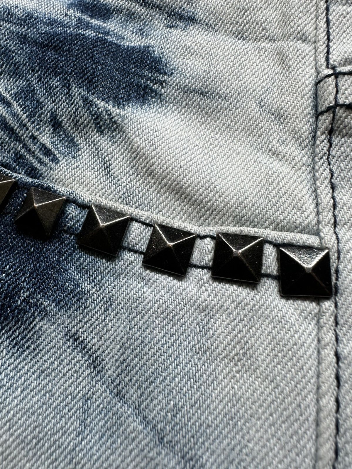 semanticdesign 31/28 - S/S 2008 Semanticdesign bleach studded pocket jeans Size US 31 - 20 Thumbnail