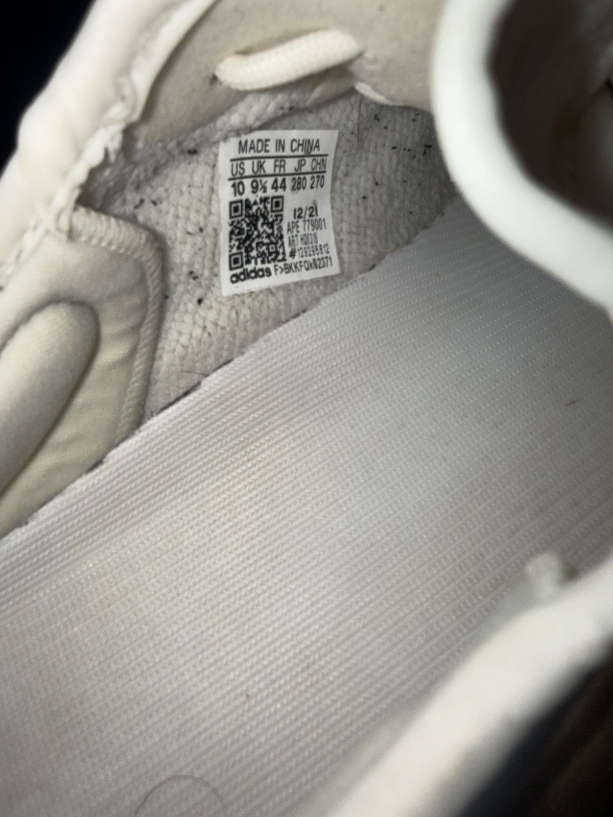 Yeezy Yeezy 350 bone Size US 10 / EU 43 - 6 Thumbnail