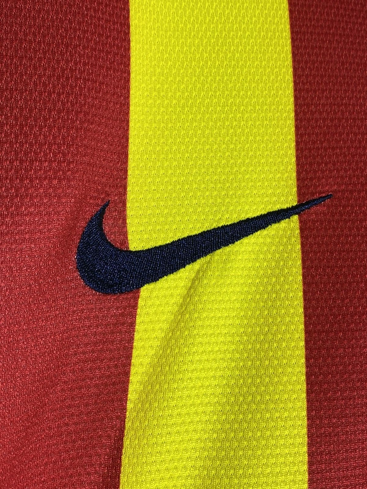 Nike Nike FC Barcelona 2013/14 Away Soccer Jersey Messi Era Size US M / EU 48-50 / 2 - 6 Thumbnail