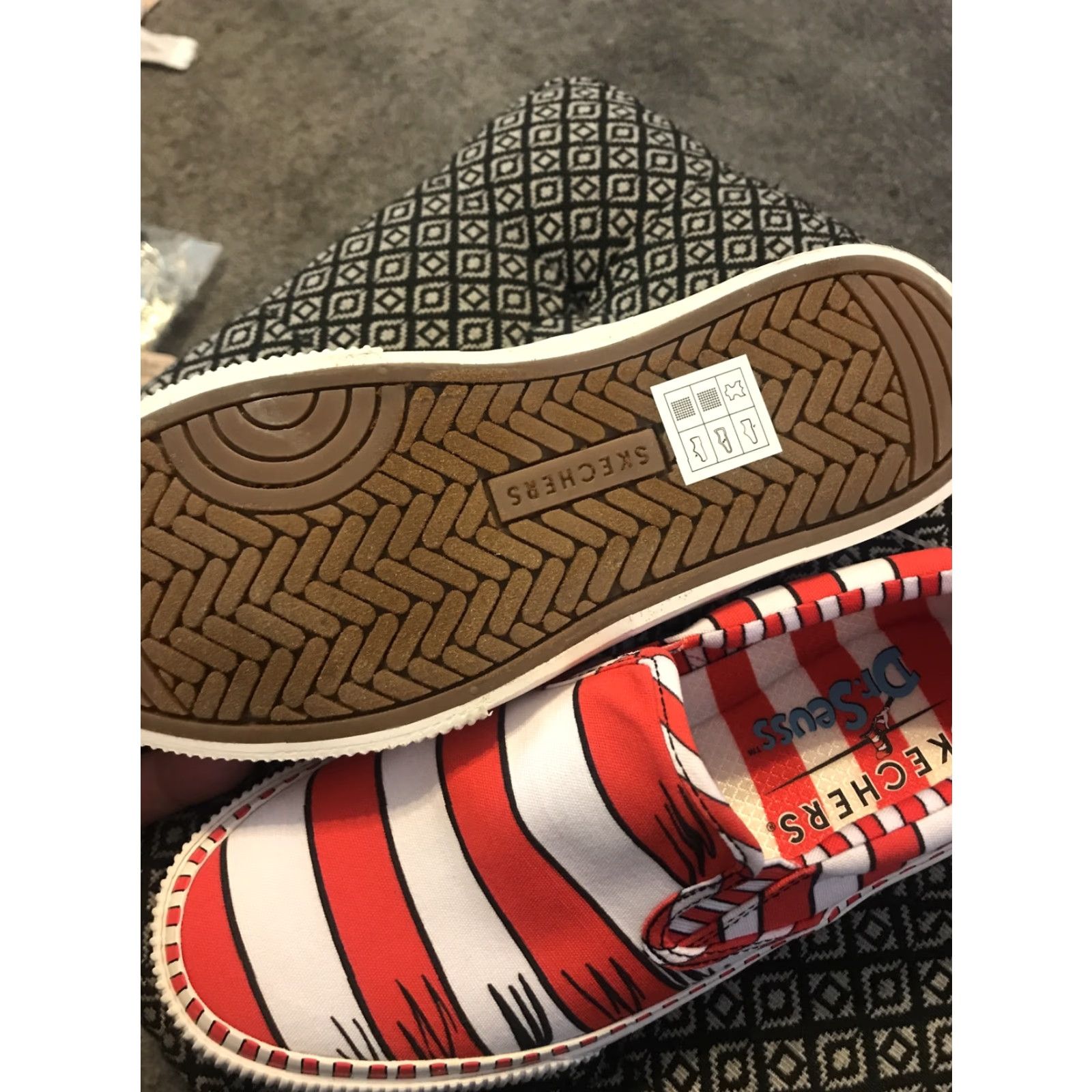 SKECHERS Skechers Dr. Seuss V'Lites We Saw Him! Sneaker Women's Size 6 Red/White Athletic Low Top Walking D'Lites Comfort Cushioned UK 3 US 6 EU 36 Vintage: No Size US 5.5 / IT 35.5 - 5 Thumbnail