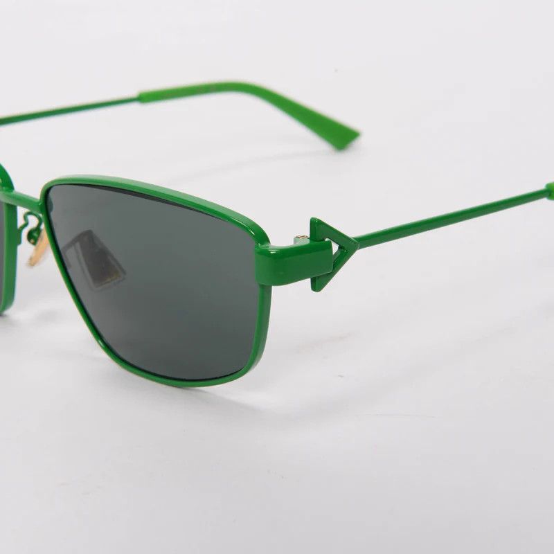Bottega Veneta o1n1vont0924 Size: OS / Turn Square Sunglasses in Green Size ONE SIZE - 3 Thumbnail