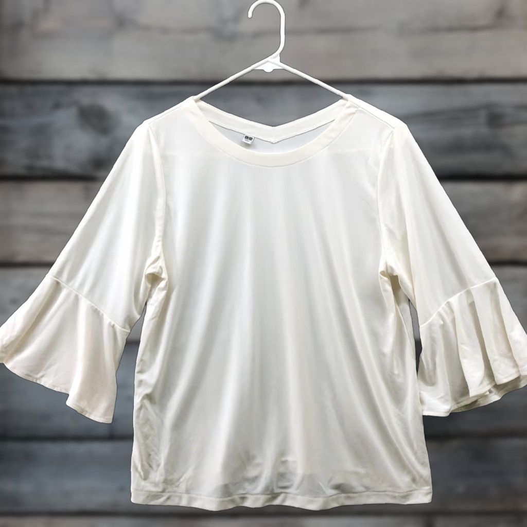 Uniqlo Uniqlo Blouse Womens M Ivory Crewneck 3/4 Sleeve Bell Ruffle Shirt Size M / US 6-8 / IT 42-44 - 1 Thumbnail