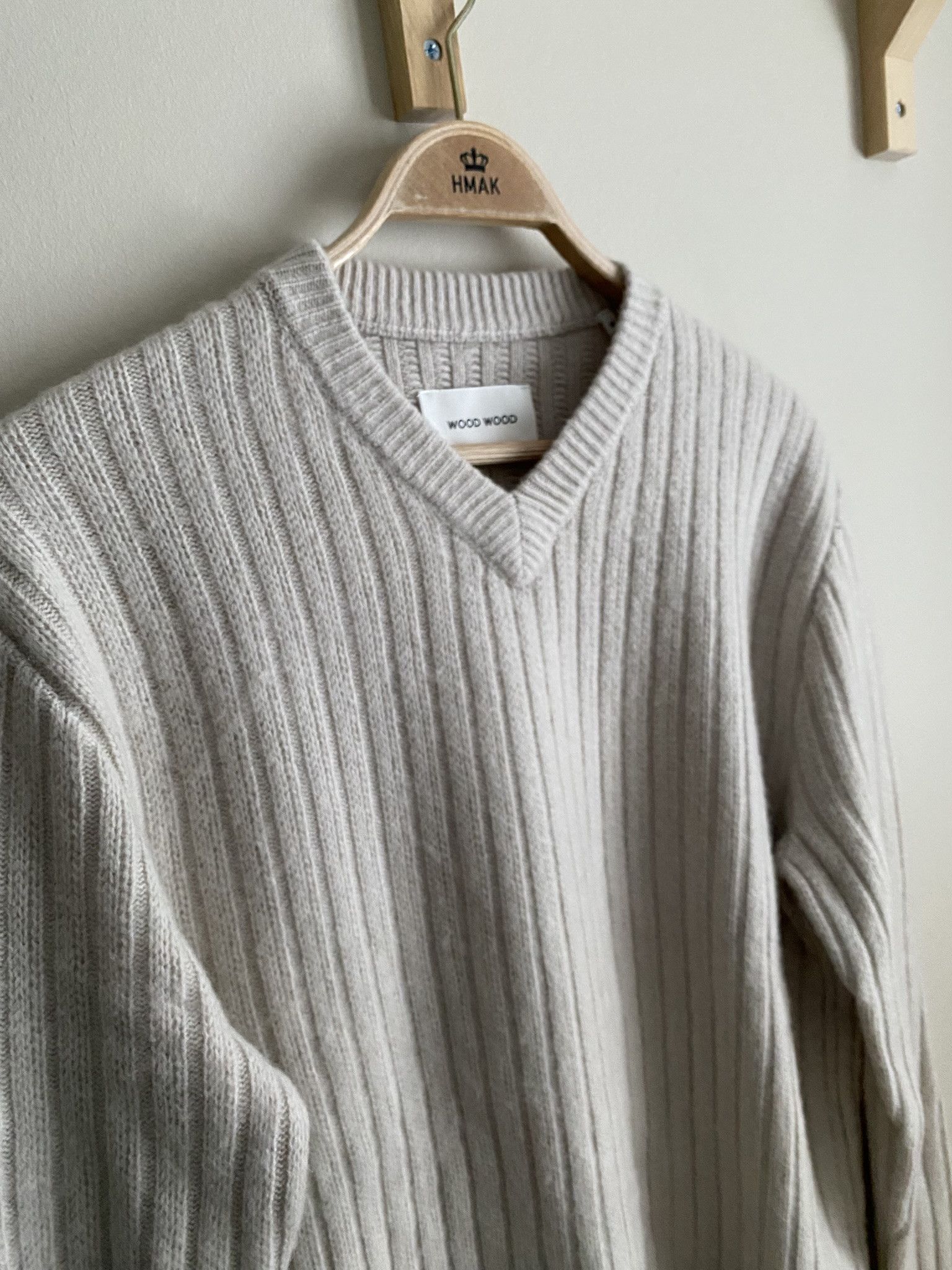 Wood Wood 48/M - Lambswool Cable V-Neck - Nature Size US M / EU 48-50 / 2 - 1 Thumbnail