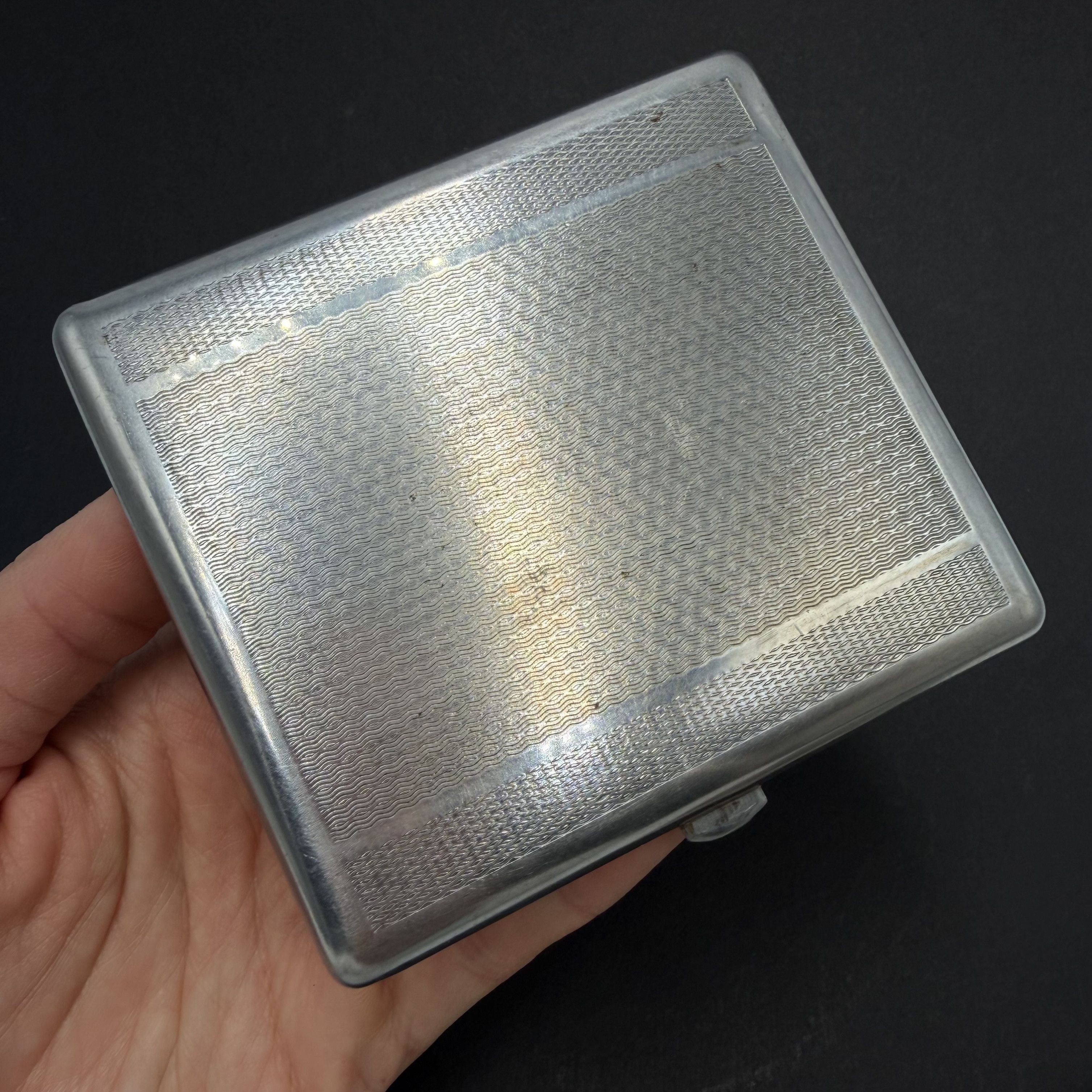 Vintage Vintage Guilloche Cigarette Case Silver Tone Metal Case Size ONE SIZE - 2 Thumbnail