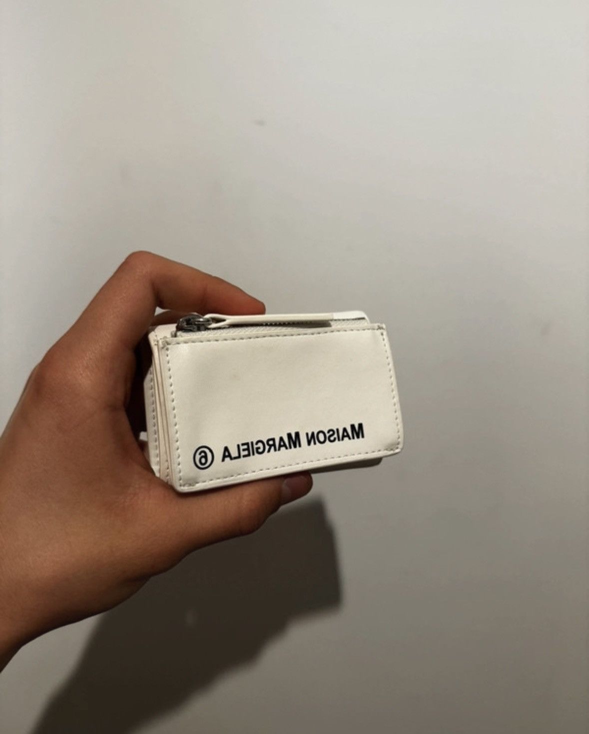 Maison Margiela MM6 Maison Margiela Reverse Logo Small Zip Wallet Size ONE SIZE - 1 Thumbnail