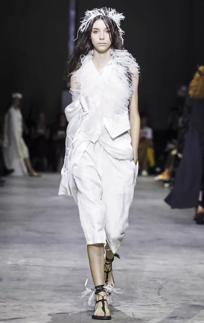 Ann Demeulemeester ANN DEMEULEMEESTER 18ss Feather Embroidered White Vest 36 Size XS / US 0-2 / IT 36-38 - 1 Thumbnail