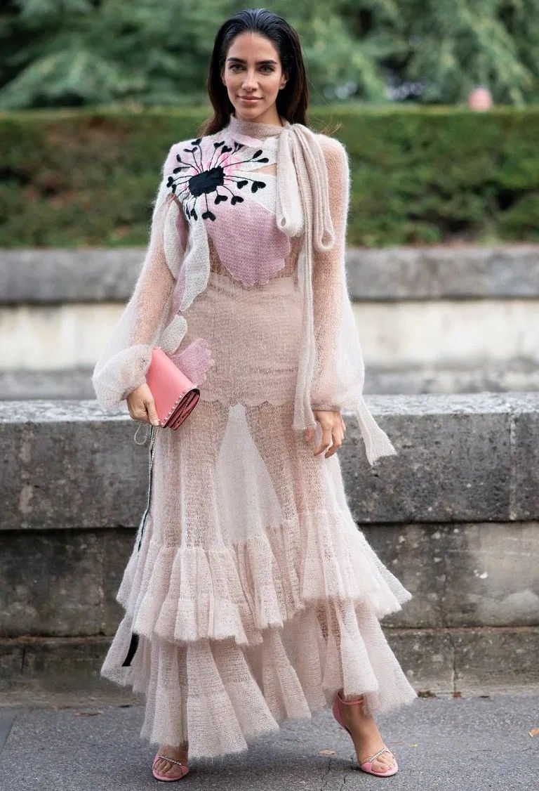 Valentino fall 2018 Embellished Mohair-knit Pink Gown Size M / US 6-8 / IT 42-44 - 11 Thumbnail