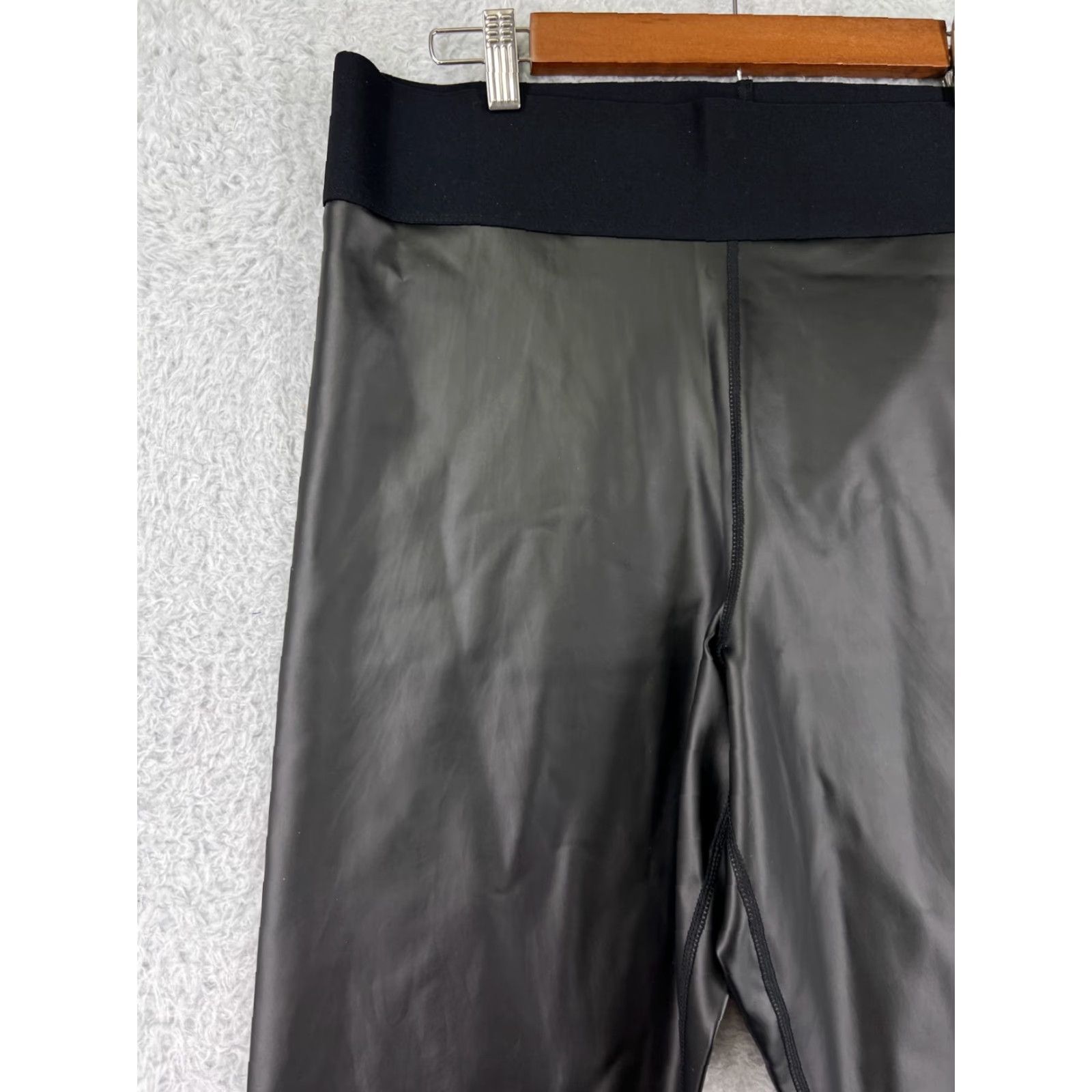 Good American Good American Pants Womens 5 Black Faux Leather Blend NWT Solid Regular Straight Casual Workwear 34in Waist 26in Inseam Womens Pants 90s? Size 27" / US 4 / IT 40 - 6 Thumbnail