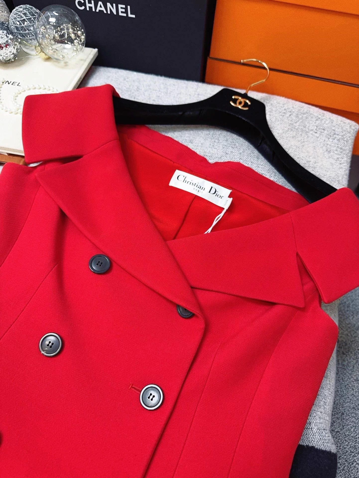 Dior Dior Scarlet off-the-shoulder double-breasted blazer 40 Size M / US 6-8 / IT 42-44 - 8 Thumbnail