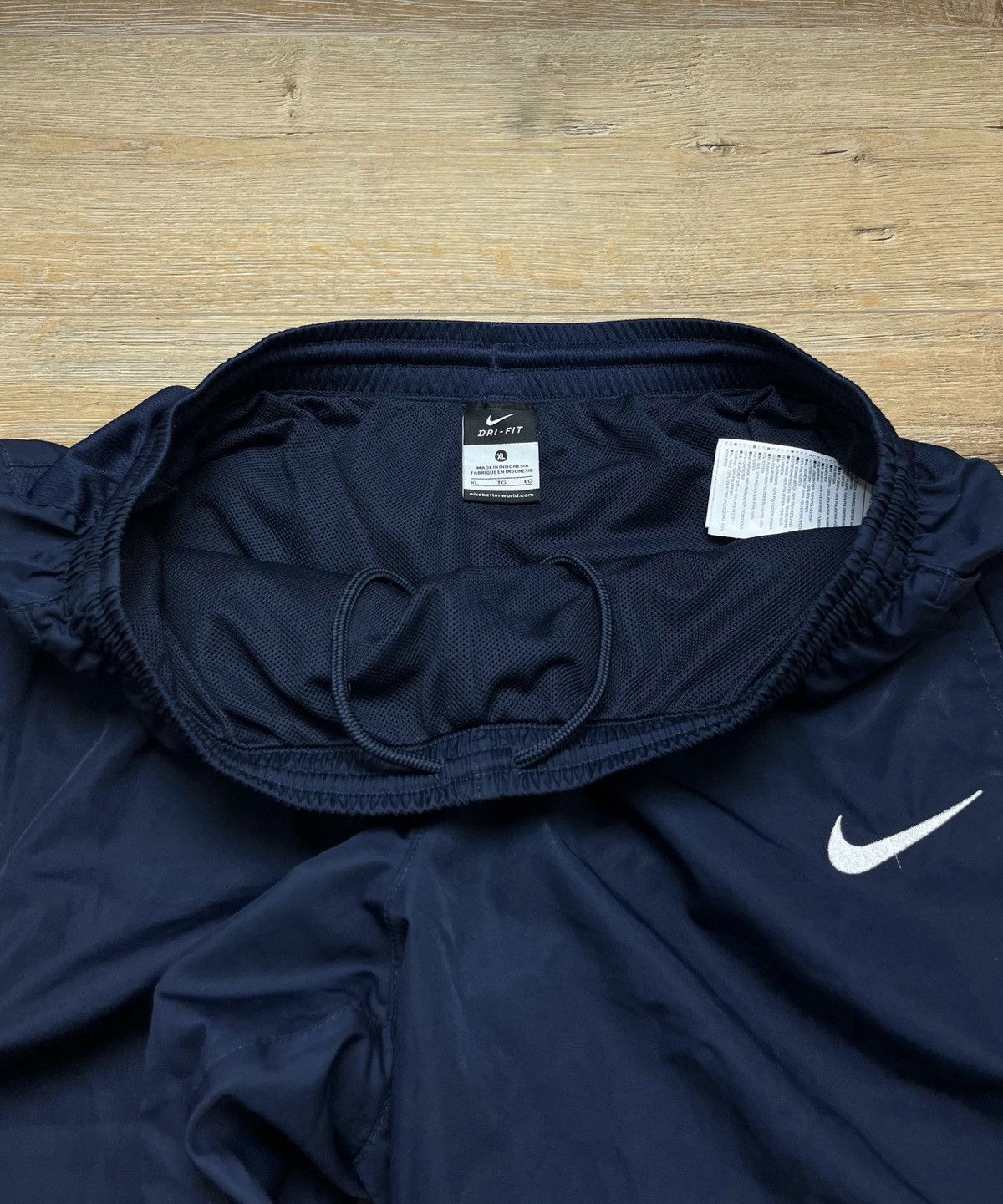 Nike Vintage Nike Nylon Swoosh Baggy Track Pants 00s Size US 36 / EU 52 - 8 Thumbnail