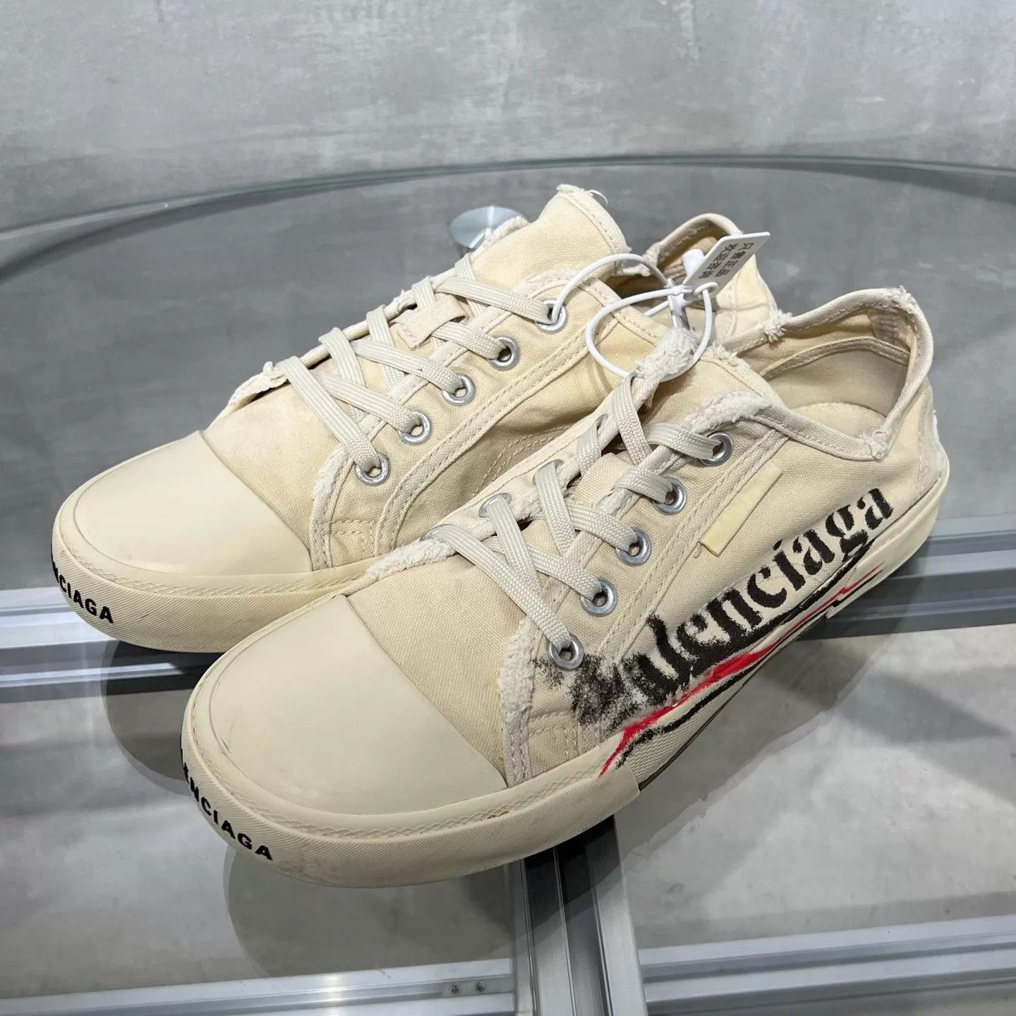 Balenciaga Balenciaga BLCG canvas distressed white sneakers 41 Size US 8 / EU 41 - 2 Thumbnail