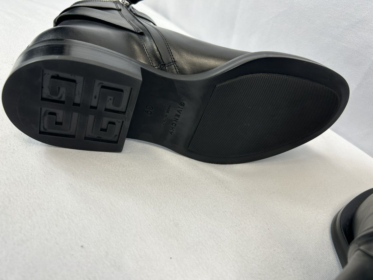 Givenchy Givenchy Lock Ankle Boots In Leather Size US 9 / IT 39 - 11 Thumbnail