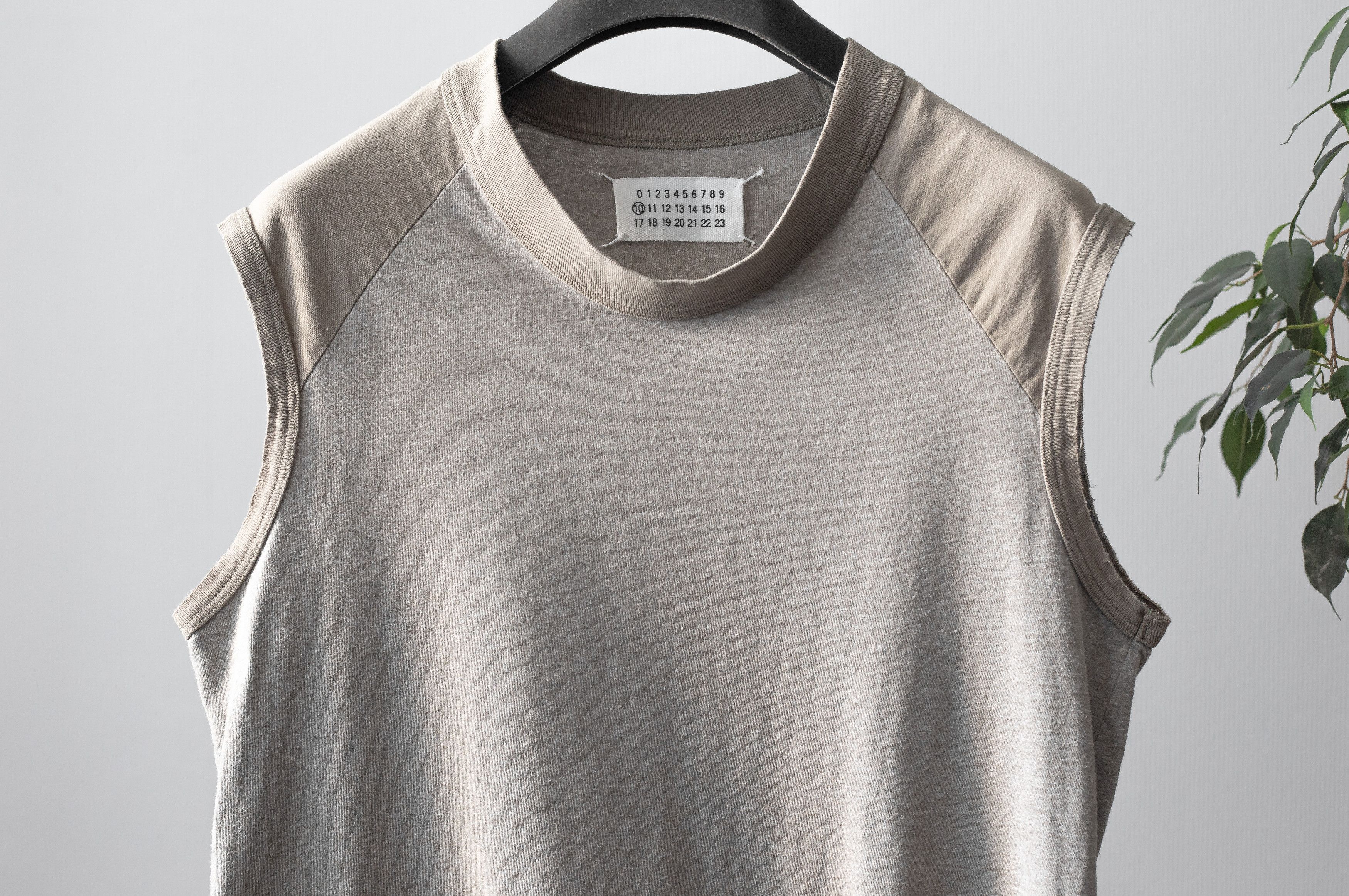 Maison Margiela 2005SS sleeveles top Size US S / EU 44-46 / 1 - 2 Thumbnail