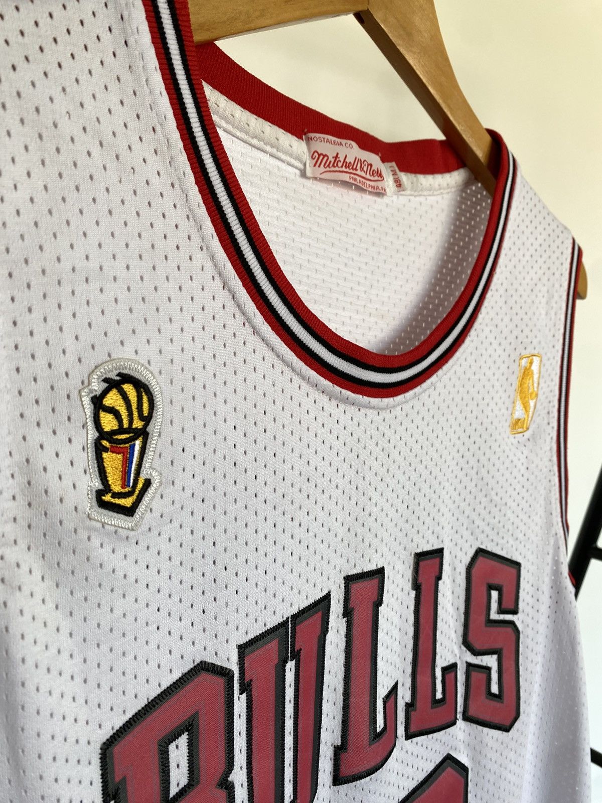 Mitchell & Ness × Vintage Mitchell & Ness Jersey Chicago Bulls 1997-98 Michael Jordan Size US M / EU 48-50 / 2 - 3 Thumbnail