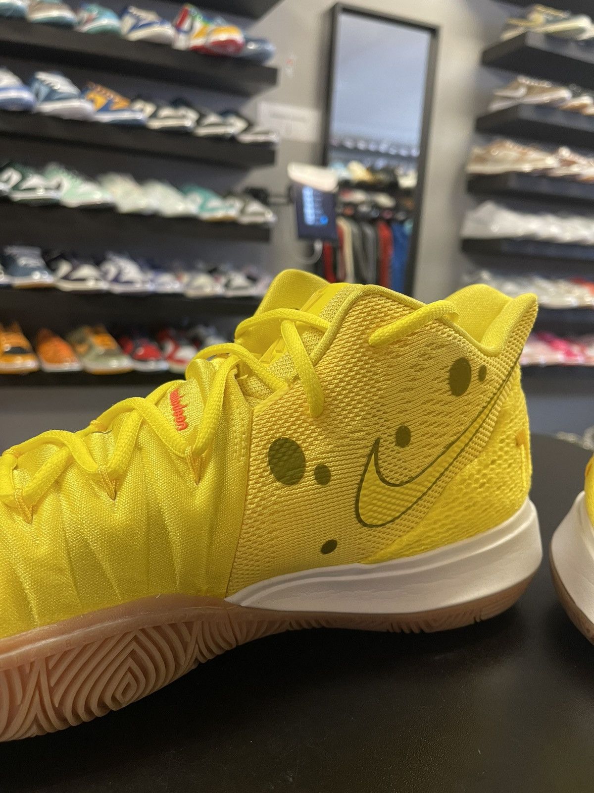 Nike Size 12 - Nike Kyrie 5 SpongeBob SquarePants Size US 12 / EU 45 - 6 Thumbnail